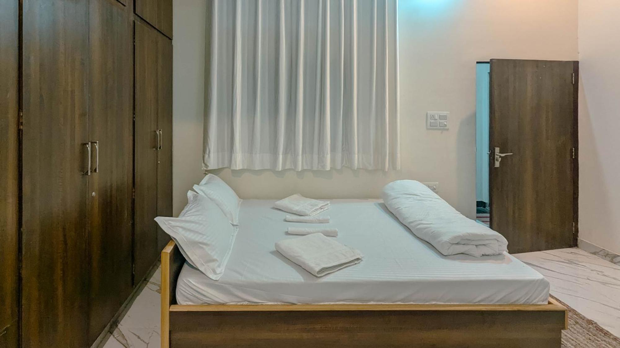 The Pink Nest - Backpackers Abode Guest house *