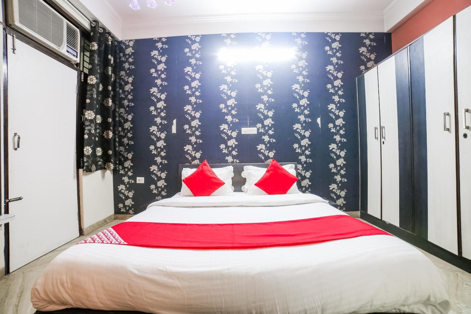 Hotel Capital O The Royal Palace 3*