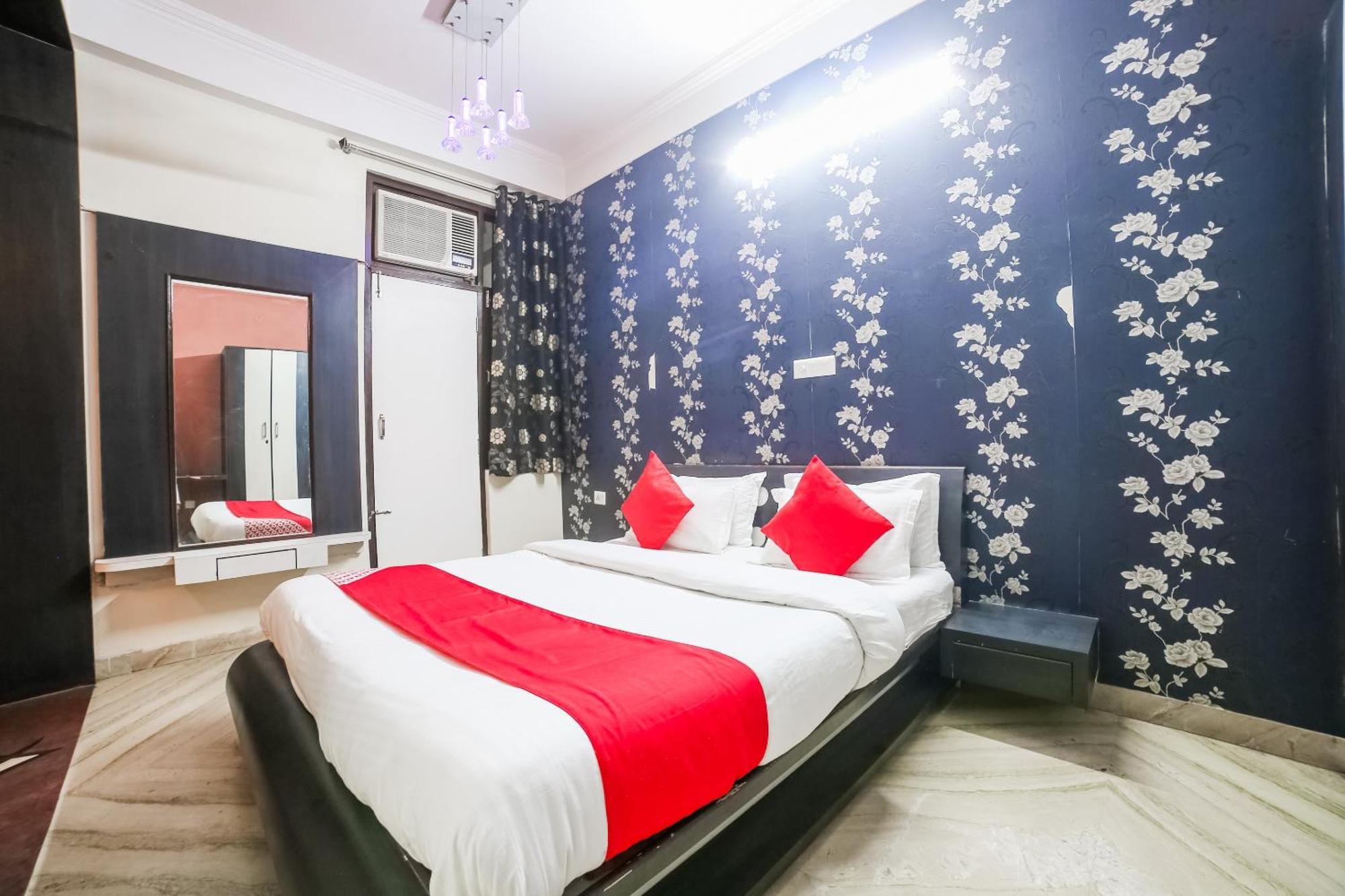 Hotel Capital O The Royal Palace 3*