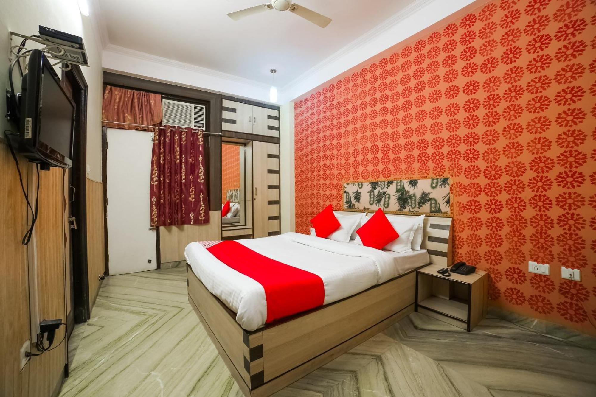 Capital O The Royal Palace Hotel Jaipur