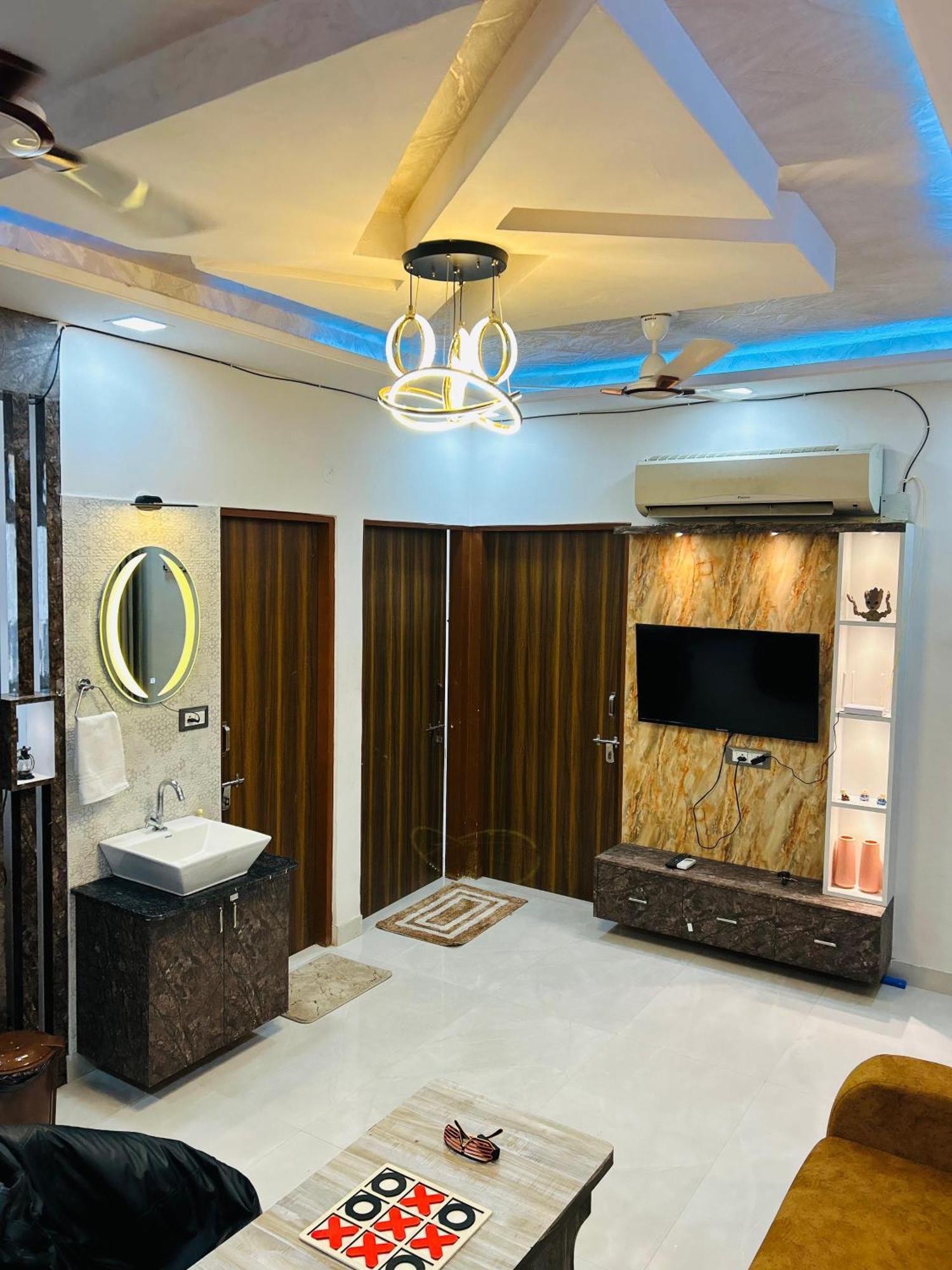 Apartment Lux 3bhk Fully Furnished With Amenities *