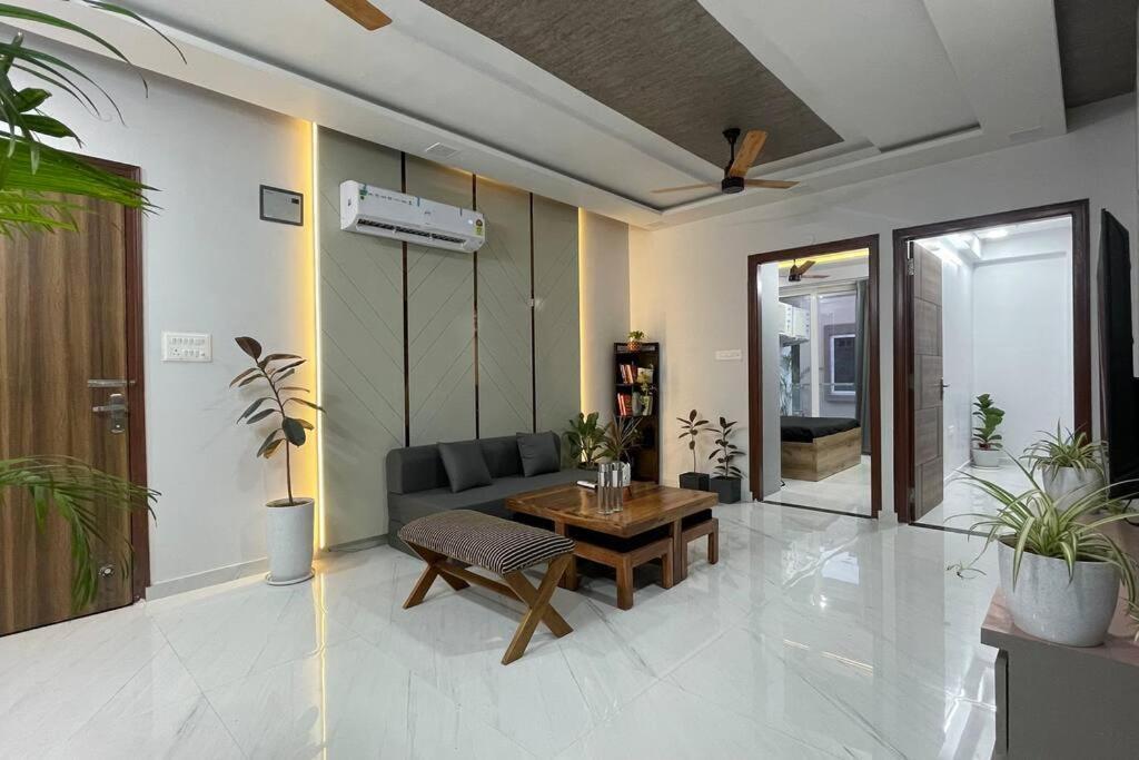 Guru's Ghar Apartment *