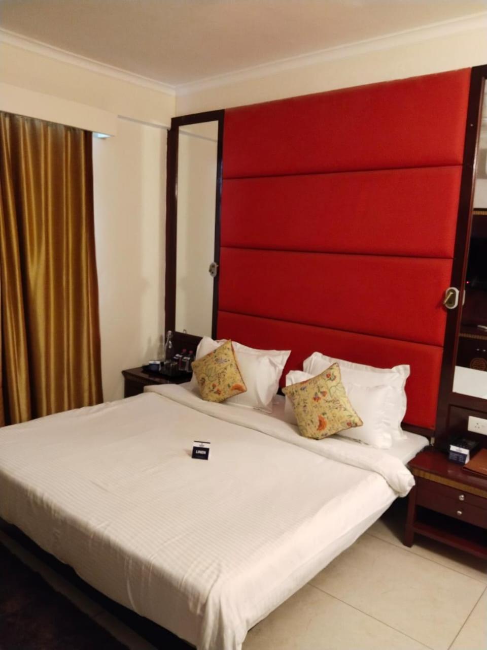 Crestmont Ashapurna Jaipur, Banipark Hotel Jaipur