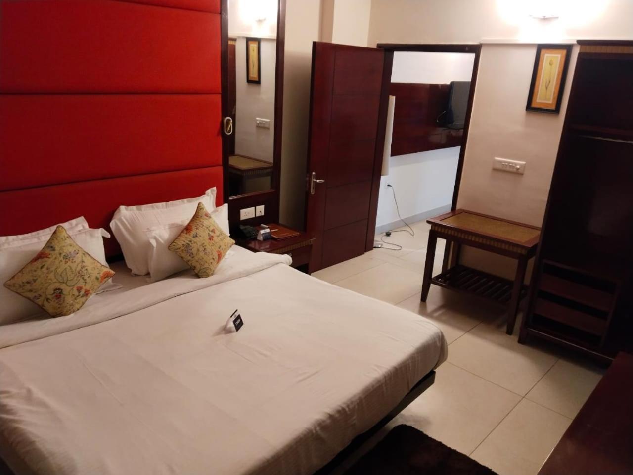 Hotel Crestmont Ashapurna Jaipur, Banipark Jaipur
