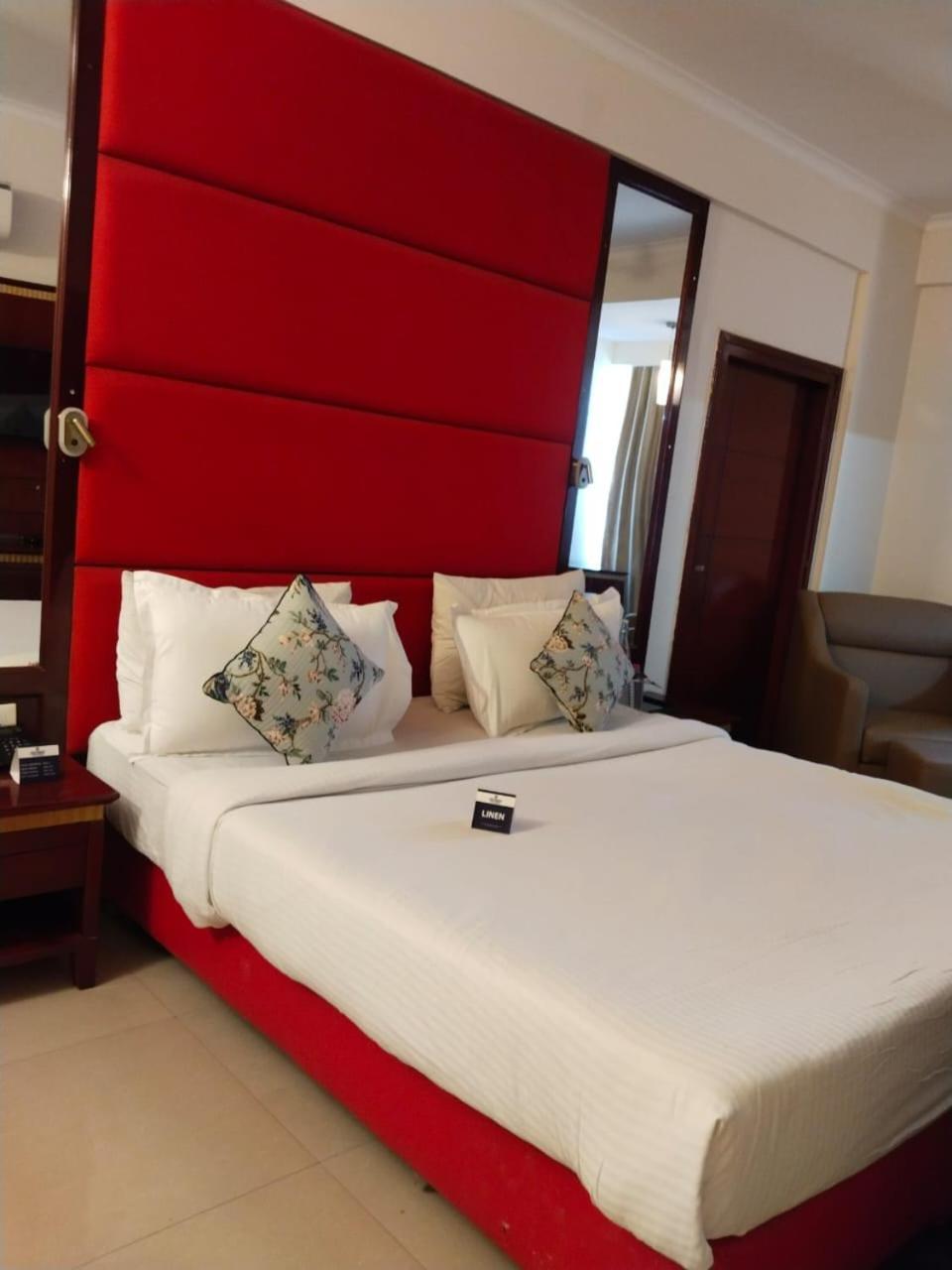 Hotel Crestmont Ashapurna Jaipur, Banipark 3*