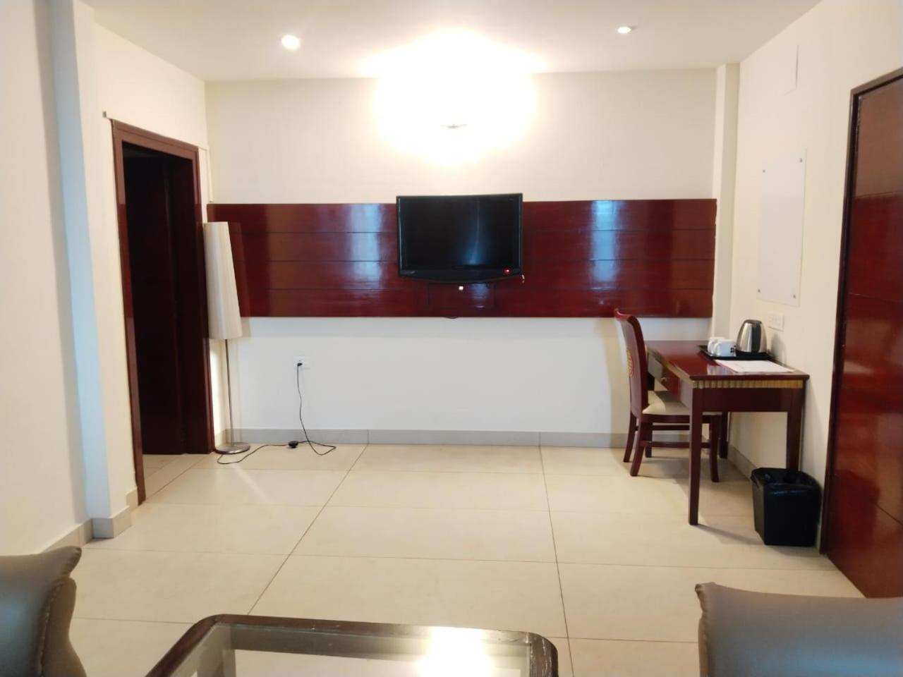 Hotel Crestmont Ashapurna Jaipur, Banipark 3*