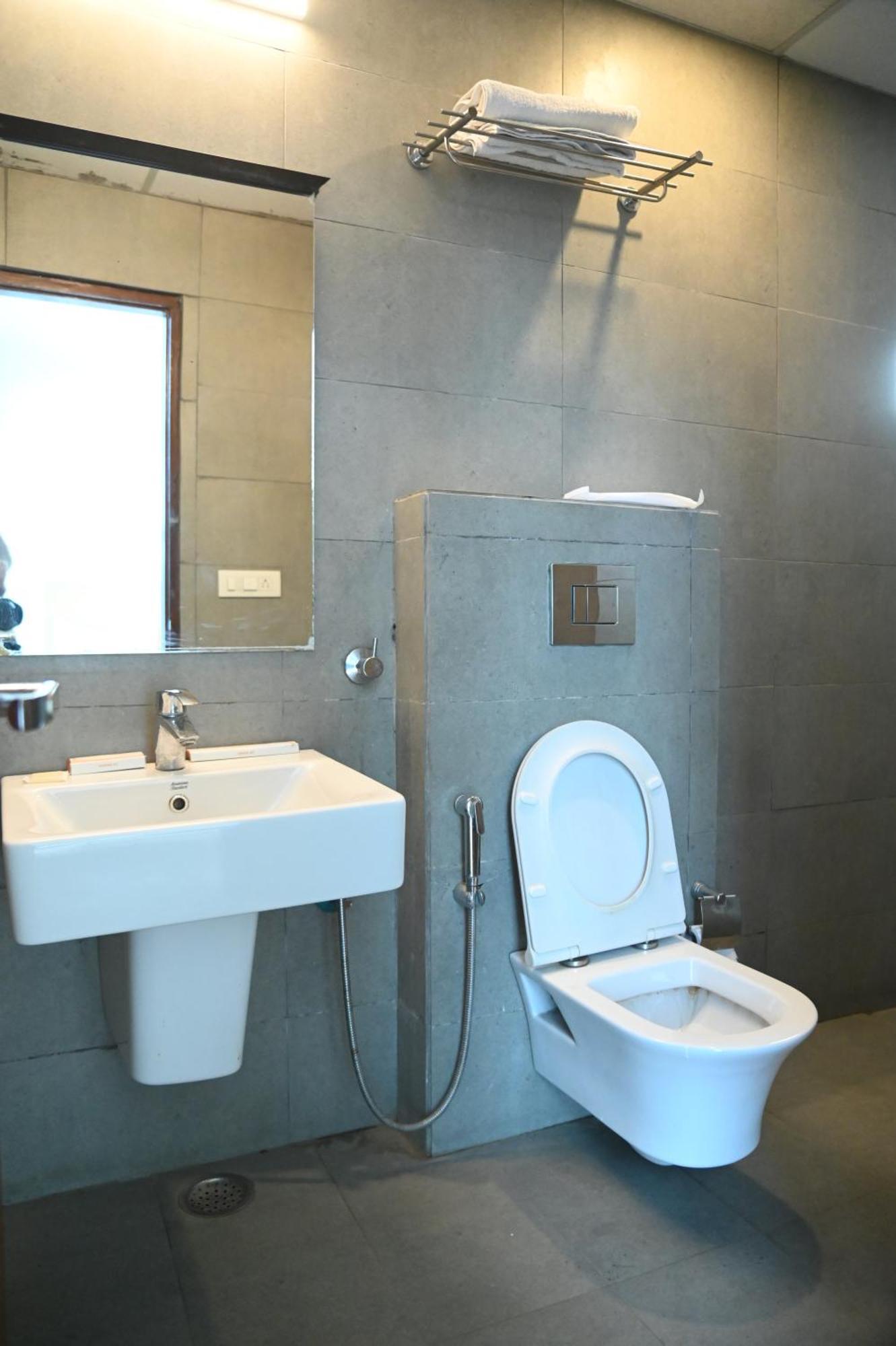 Kg Estate Hotel 3*