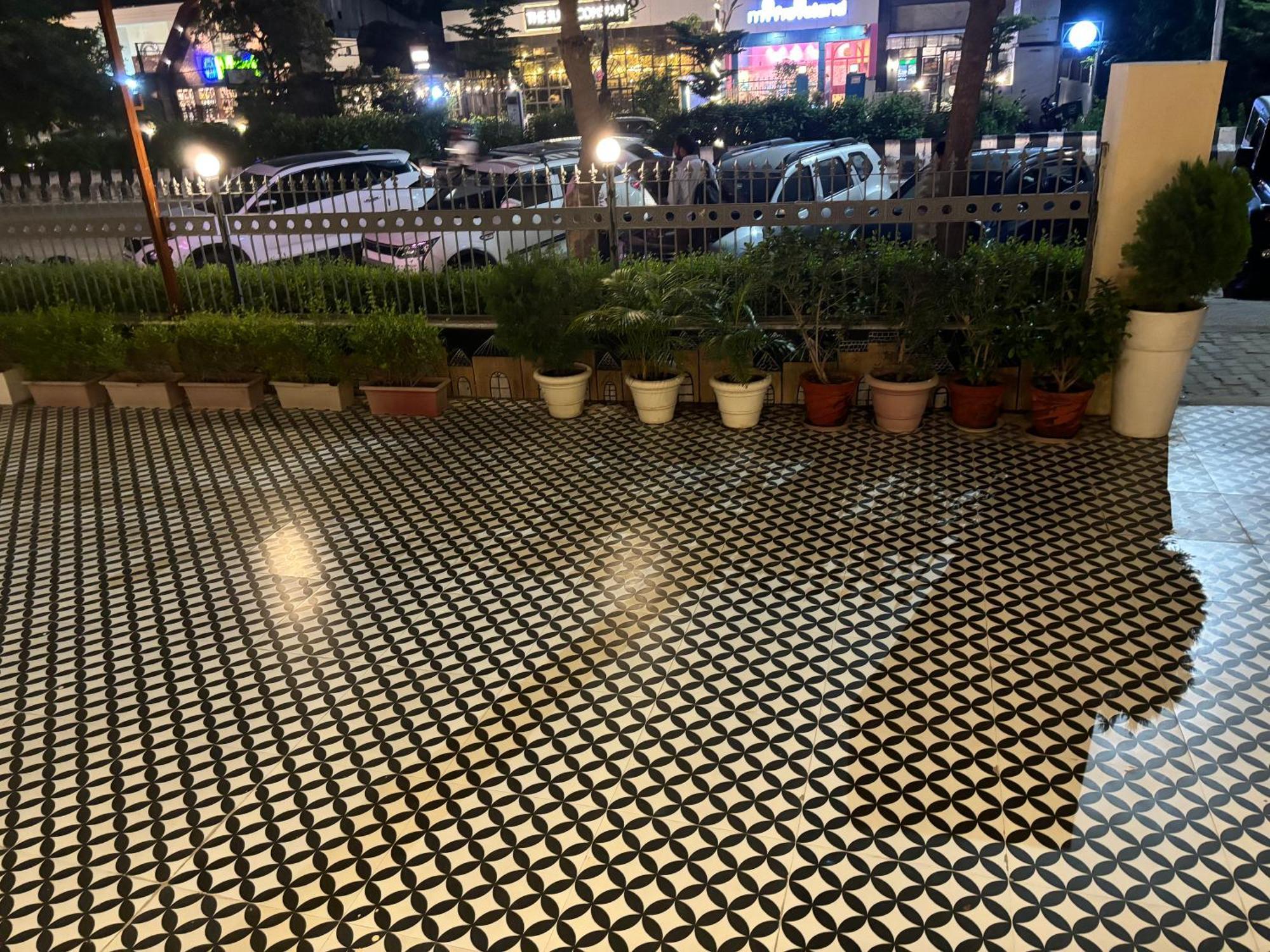 Kg Estate 3*