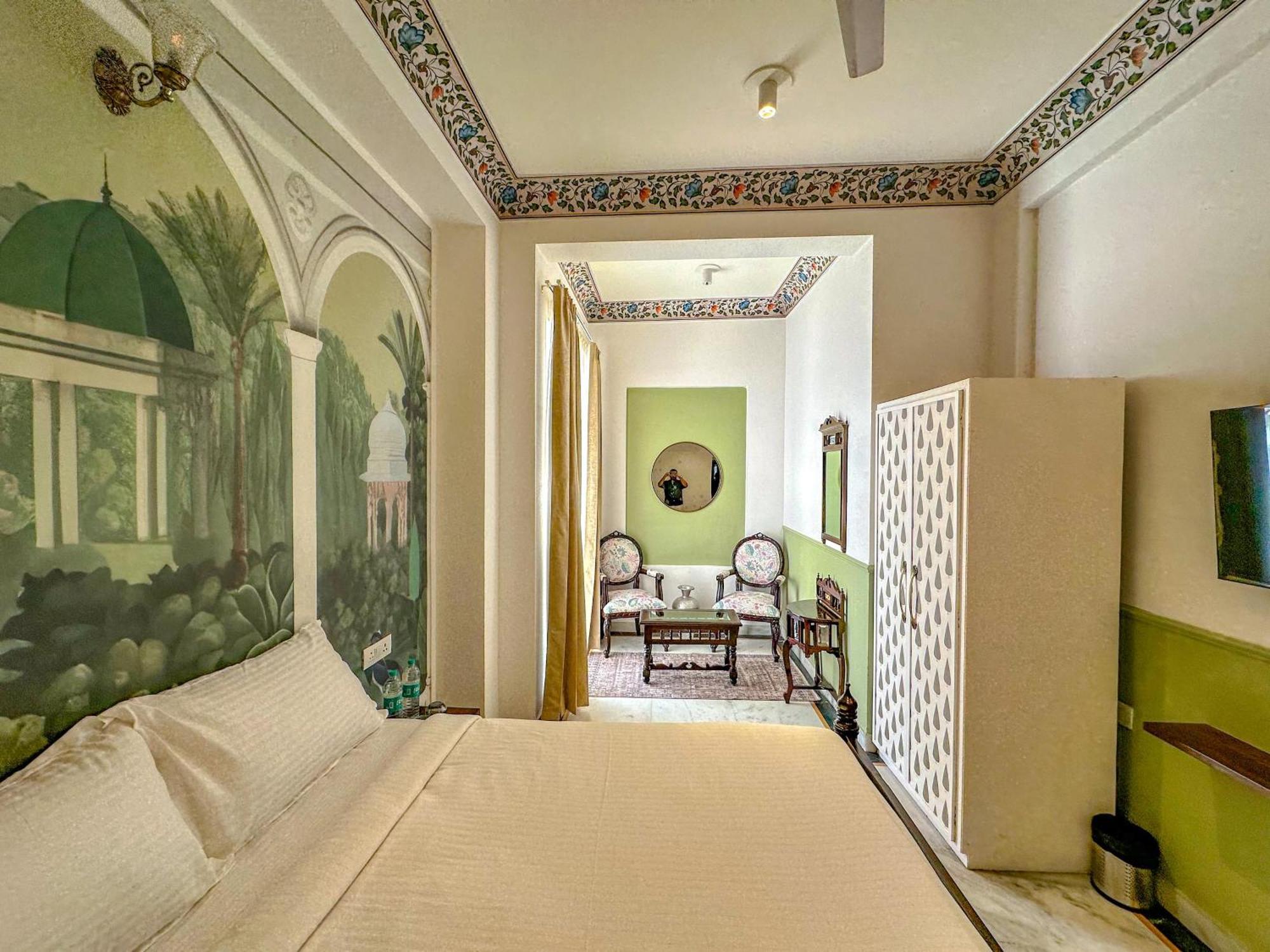 Hotel Dyore House By Bharat Mahal Palace
