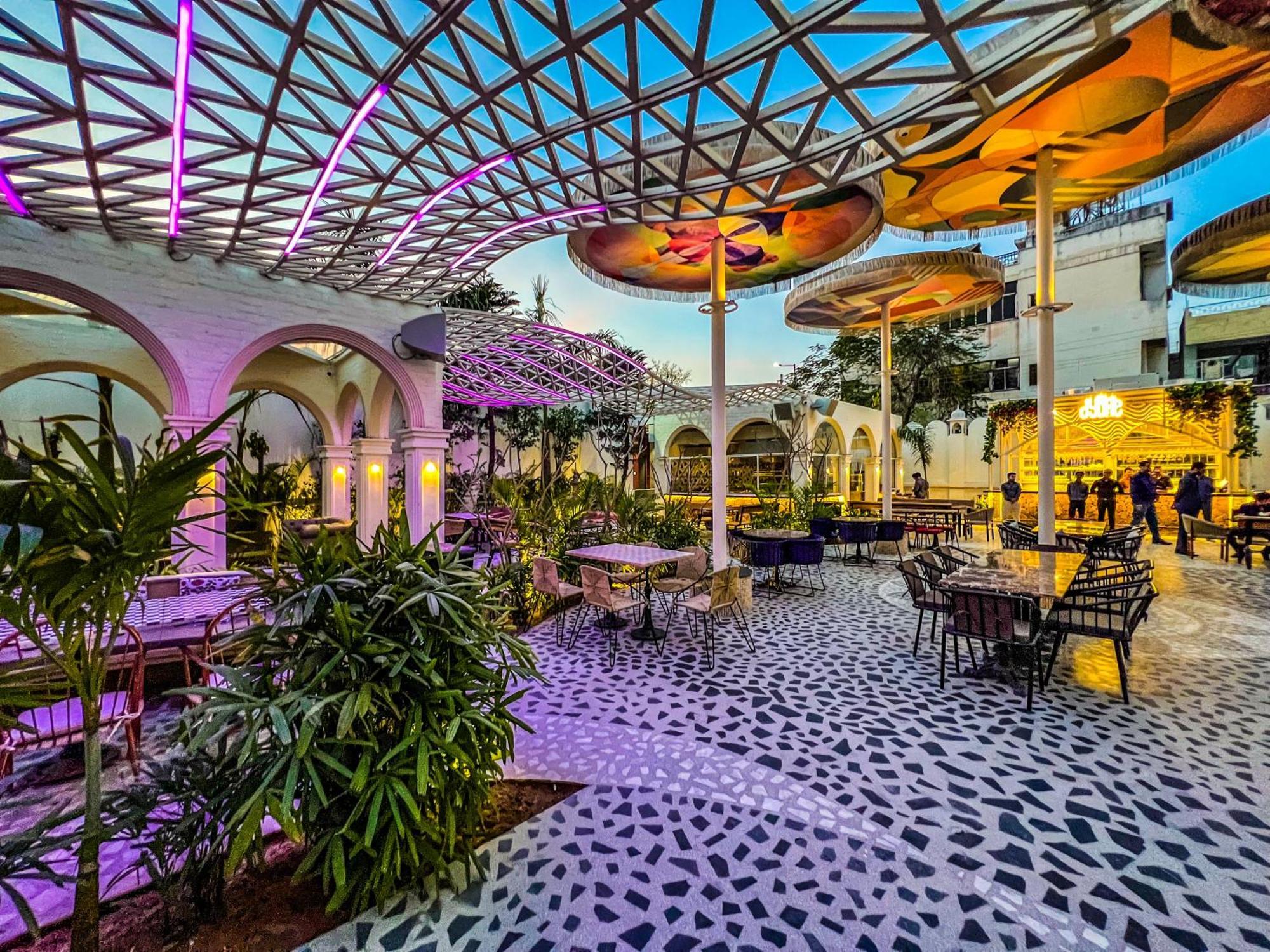 Hotel Dyore House By Bharat Mahal Palace