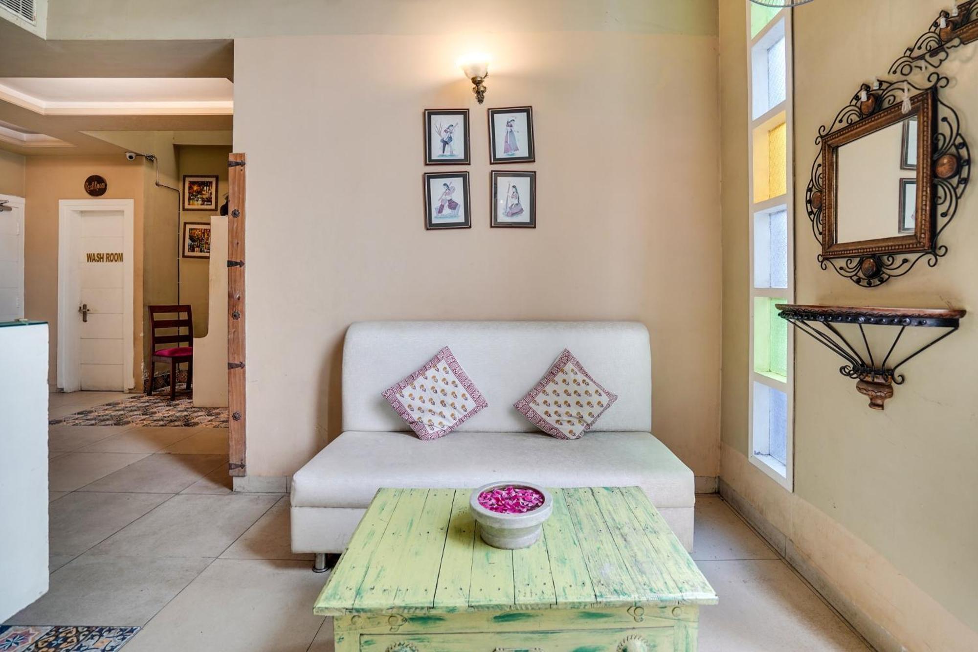 Super Townhouse Mansarovar Near Metro Station Jaipur