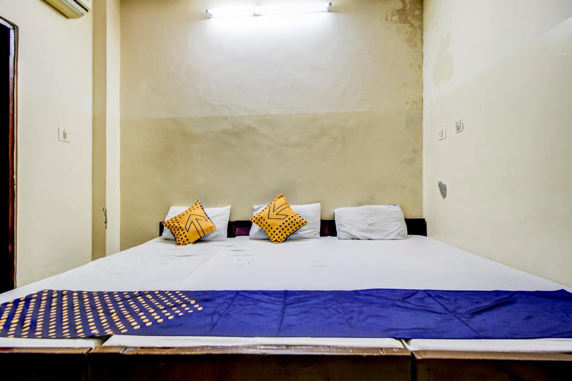 Spot On Govindam Palace 2*