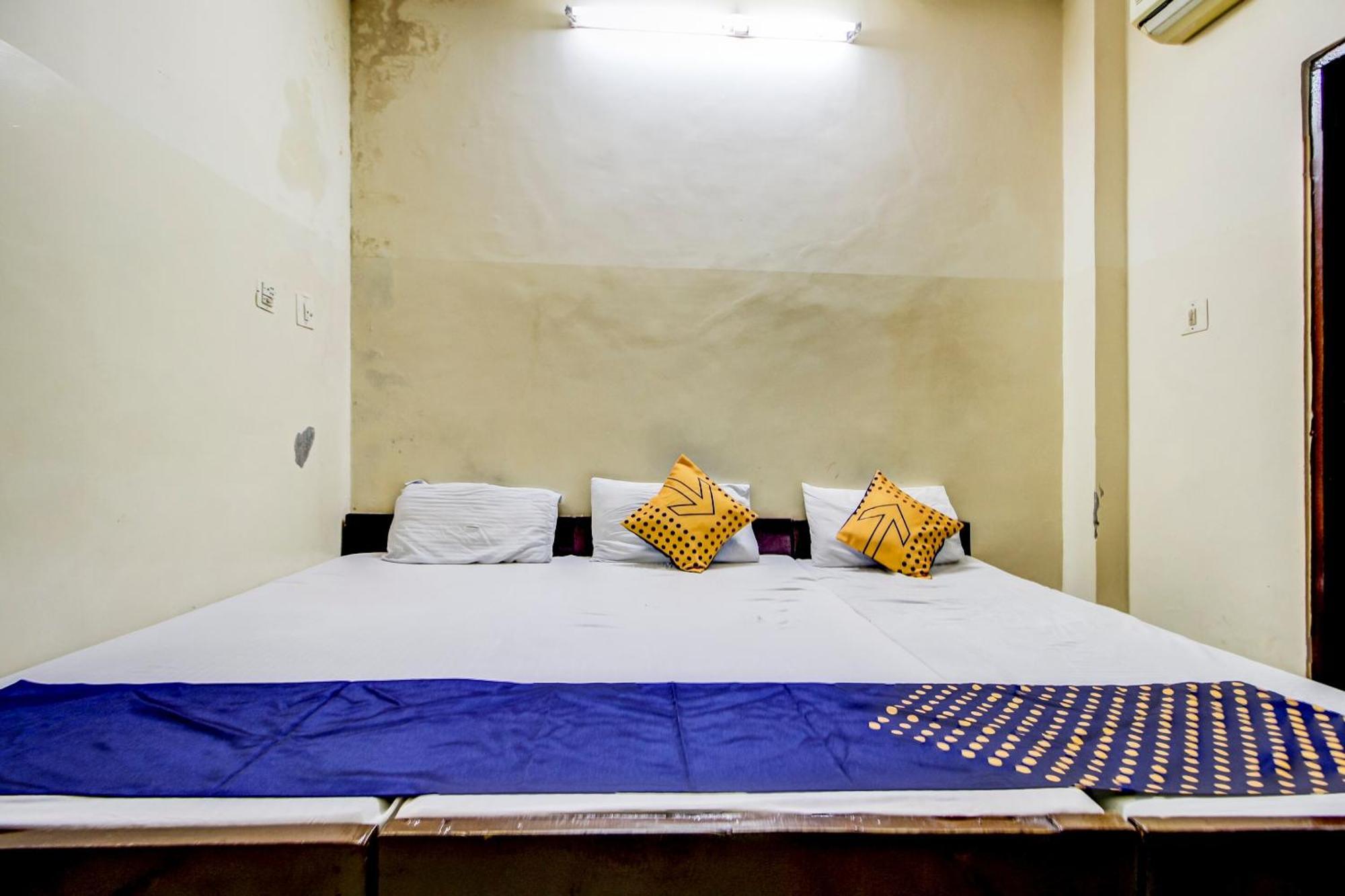 Spot On Govindam Palace Hotel 2*