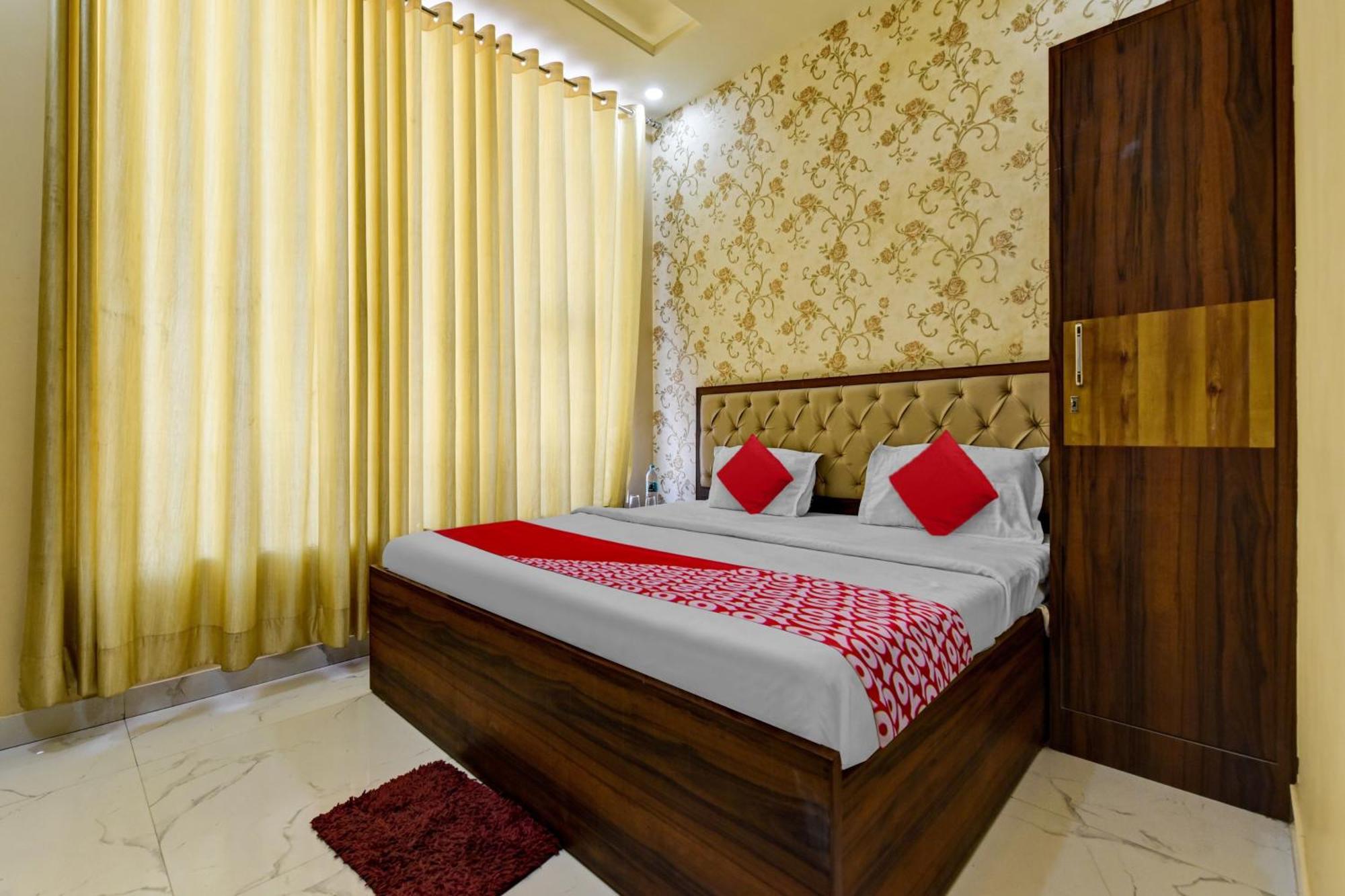 O N R Hotel 3*