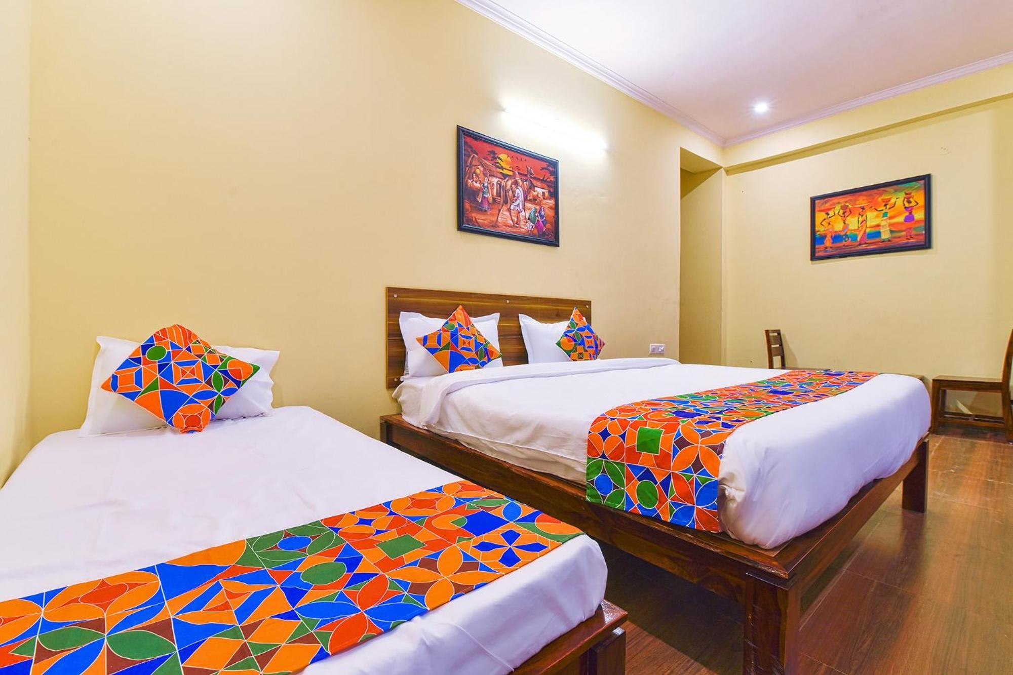 Hotel Fabexpress Golden Manor 3*
