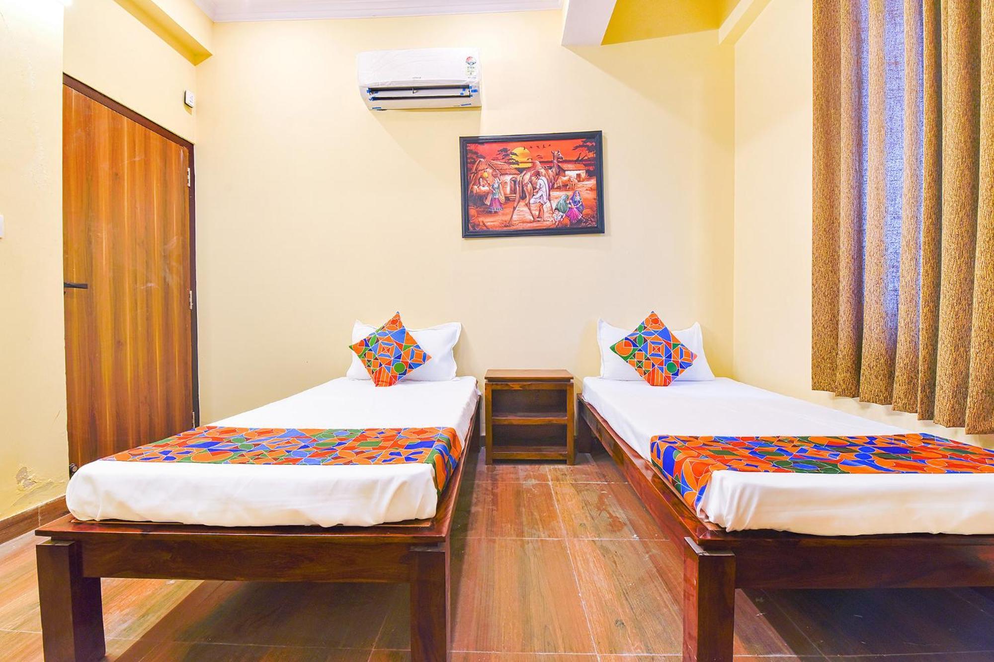 Hotel Fabexpress Golden Manor