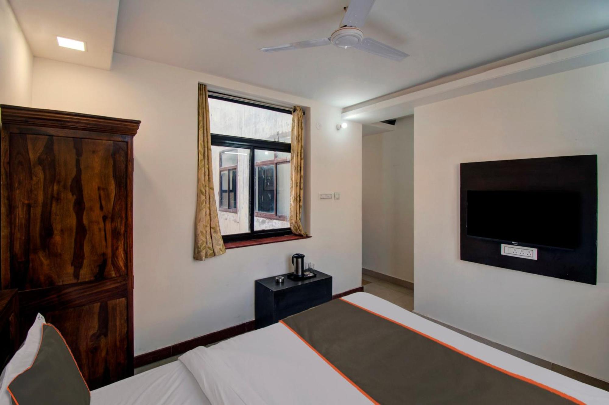 Collection O Sanjay Palace Hotel 3*