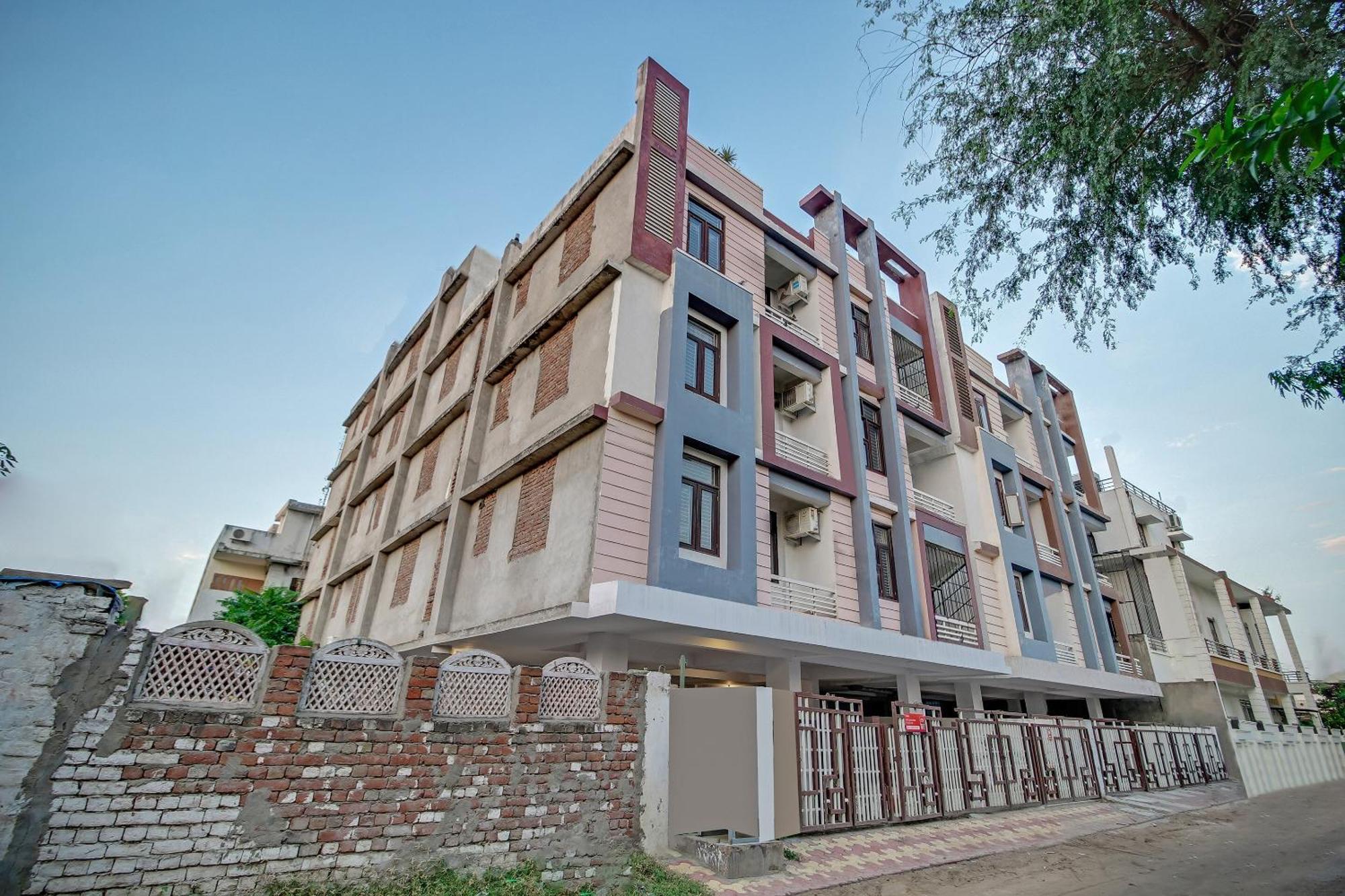 Hotel Hotel O Shri Sai Jyoti 3*