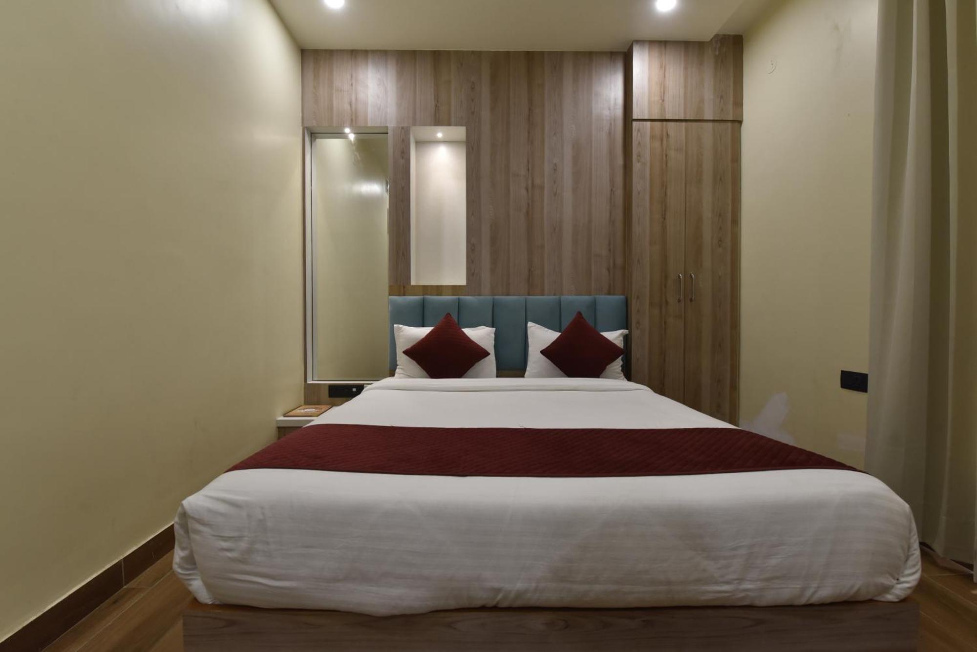 Anju Shree Hotel 4*