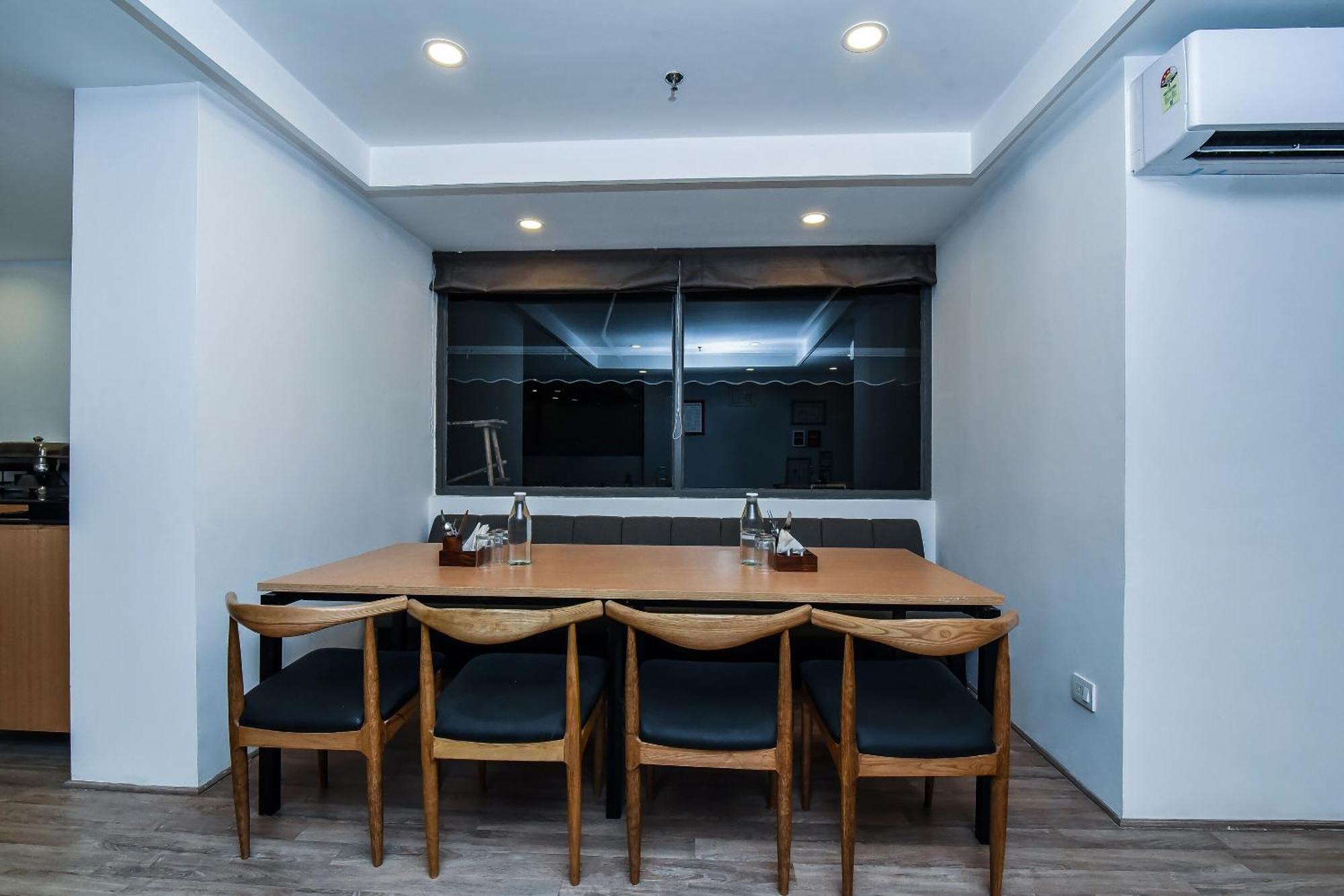 Townhouse C Scheme Ahinsa Circle Hotel 4*