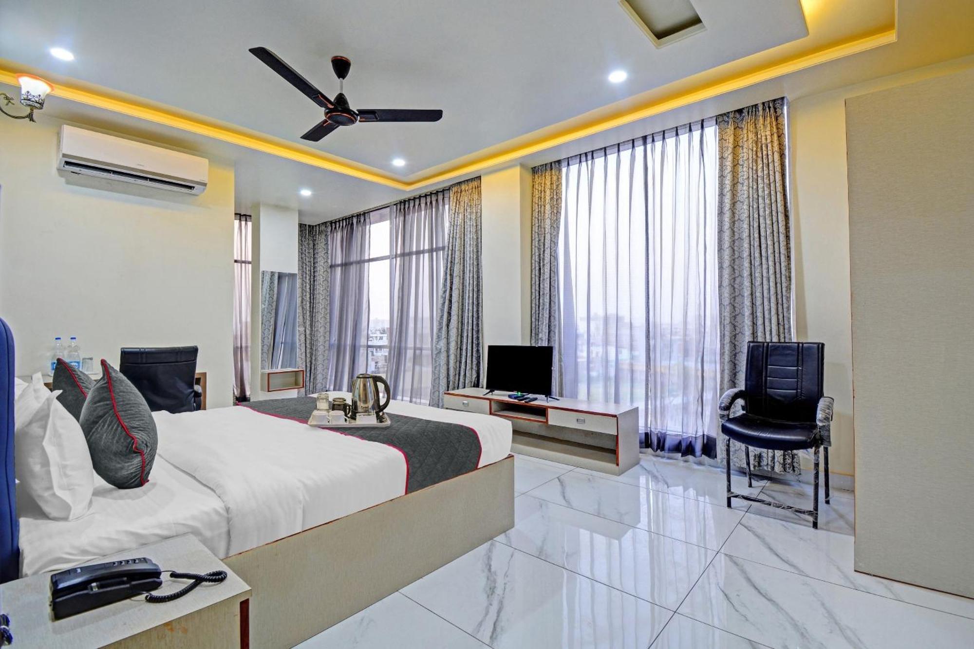 Hotel Townhouse Cm Palace 3*