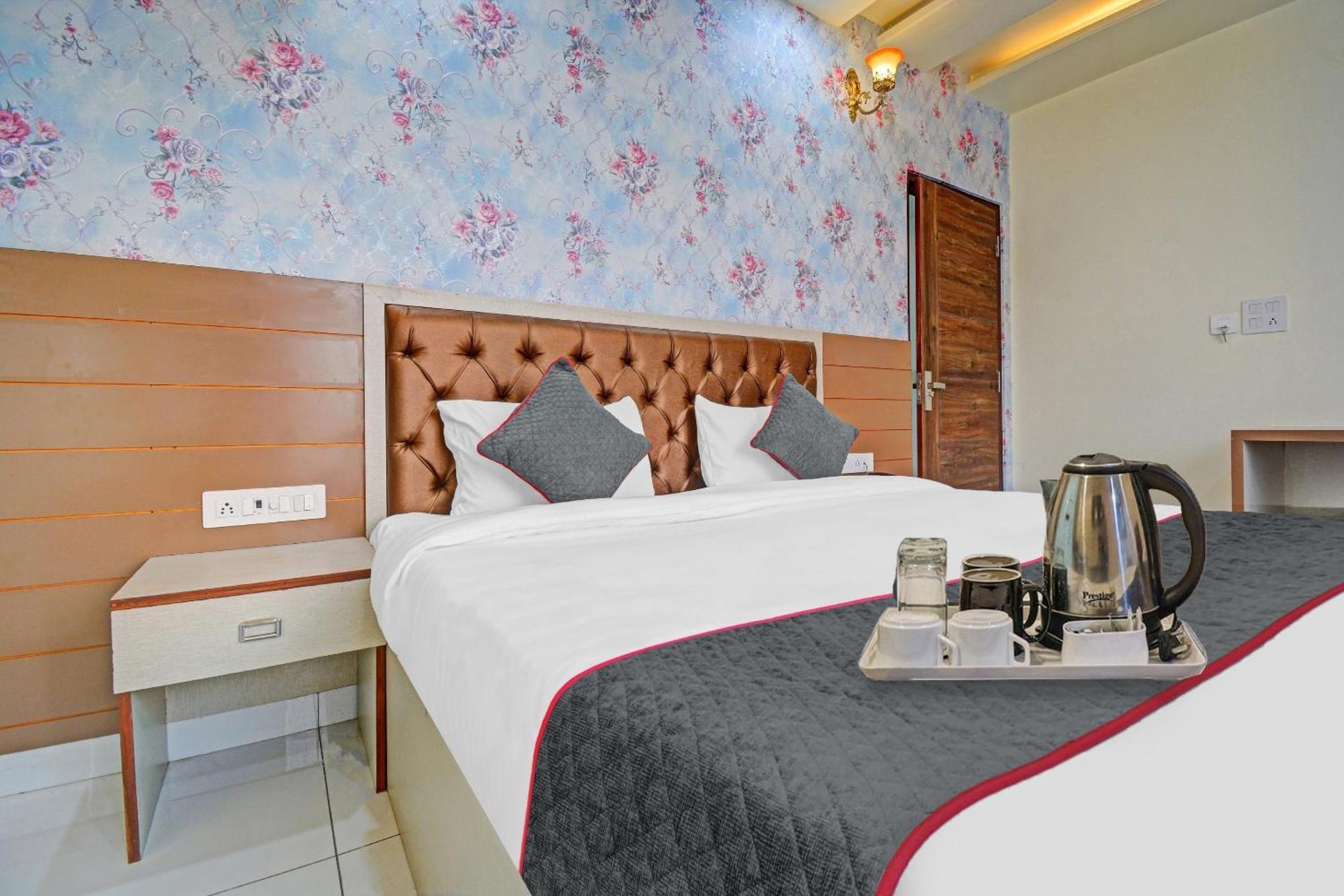 Townhouse Cm Palace Hotel