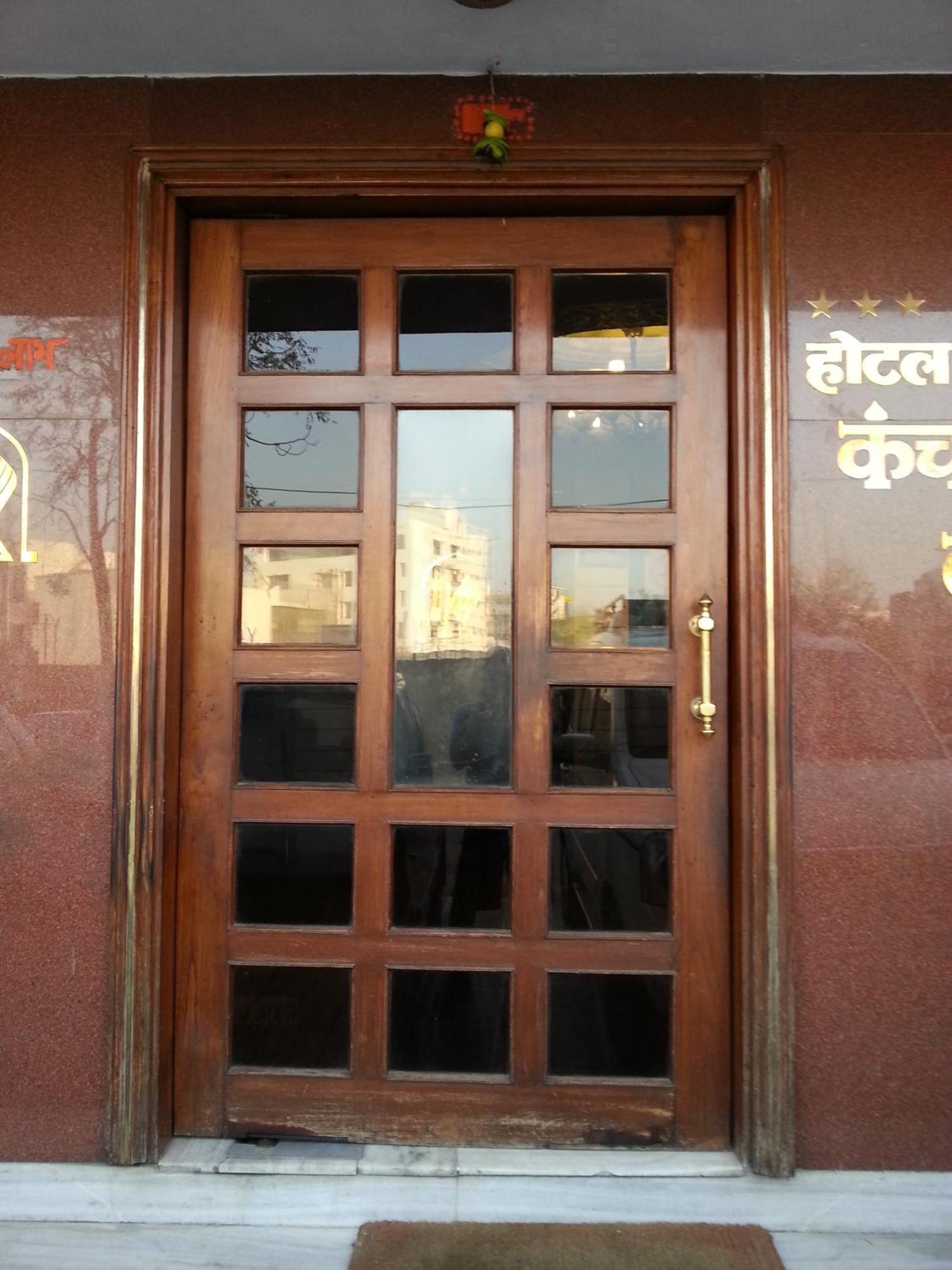 Kanchan Deep Hotel 3*