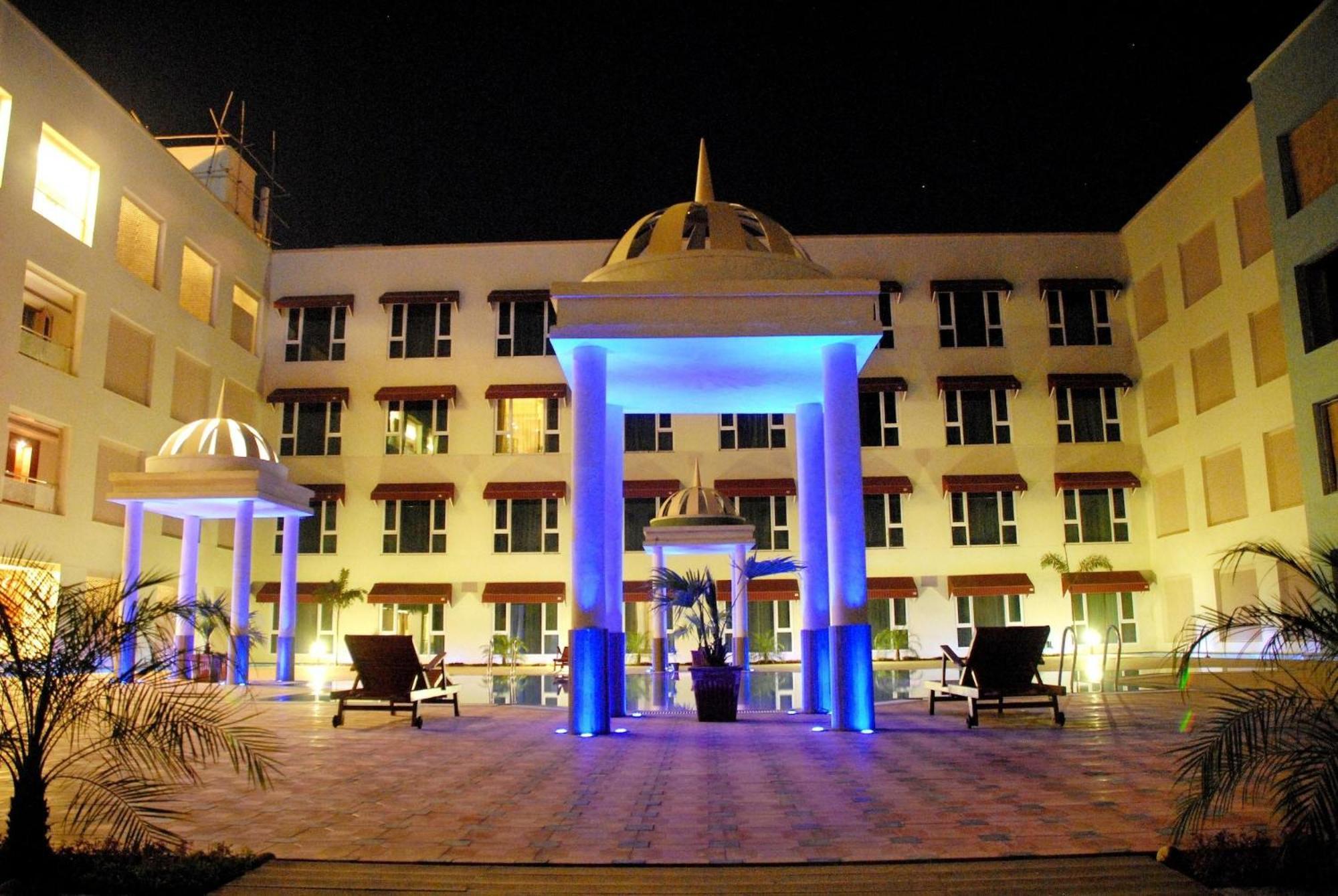 The Sky Imperial, Hotel *