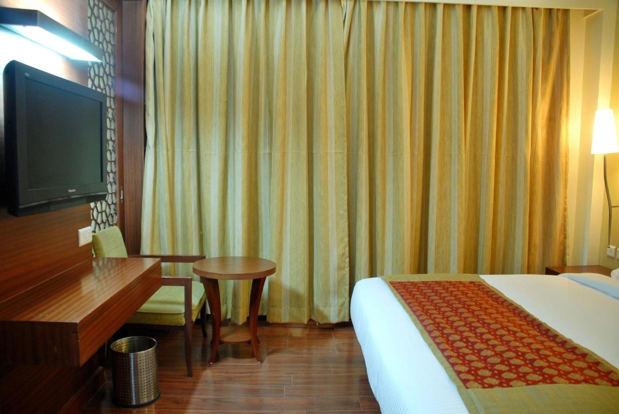 Hotel The Sky Imperial, *