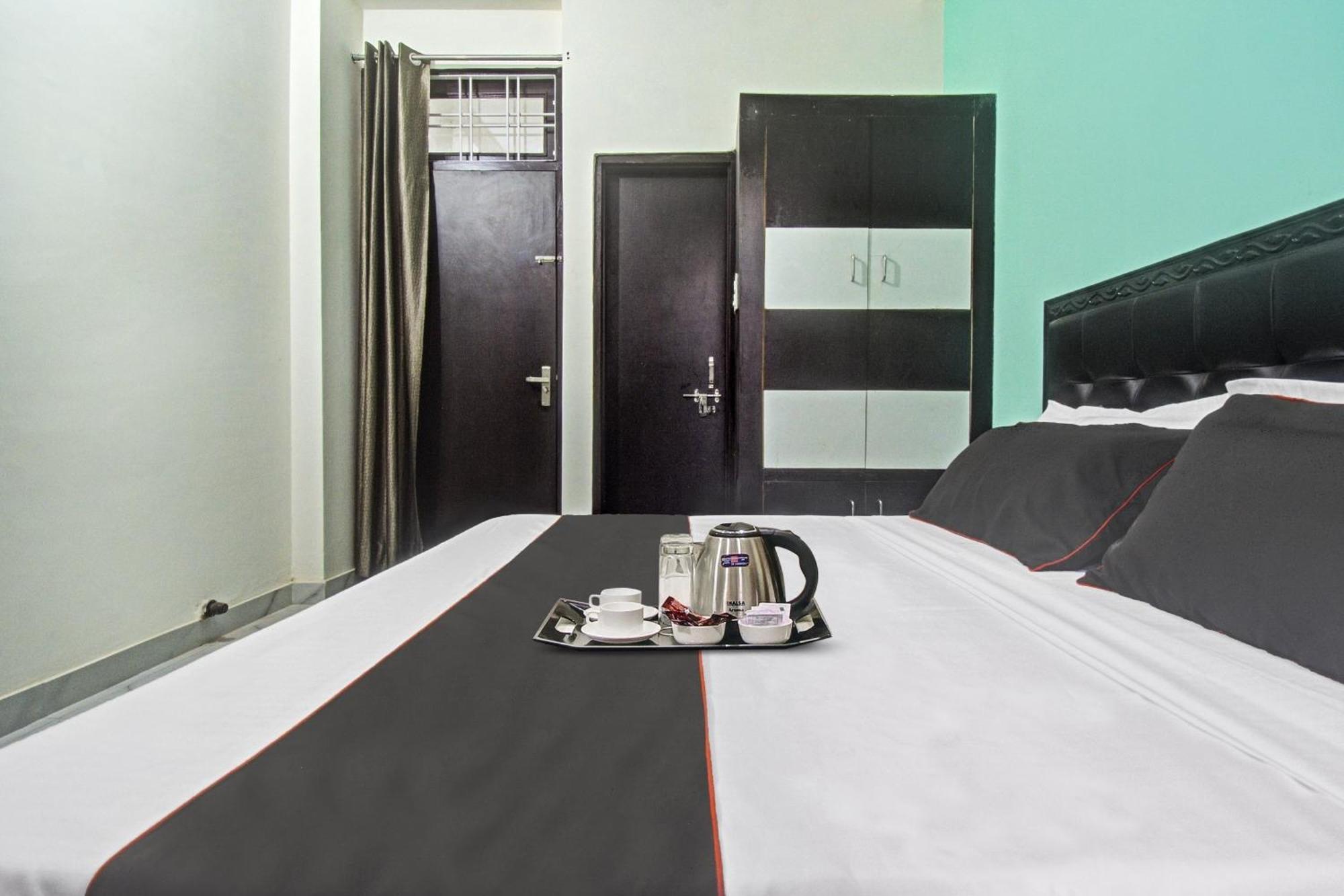 Capital O Apple Hotel Jaipur
