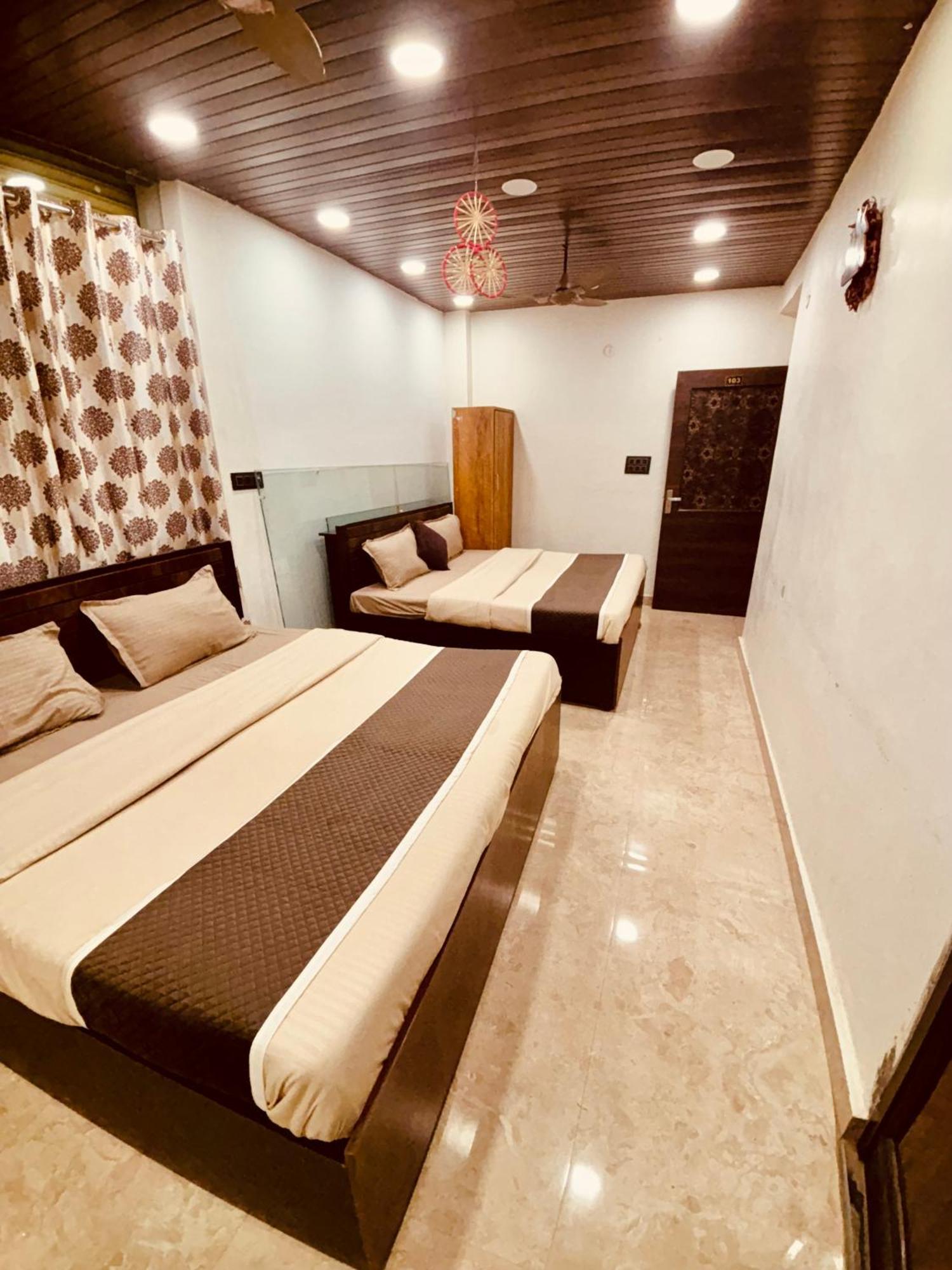 Govindam Royal Hotel 2*
