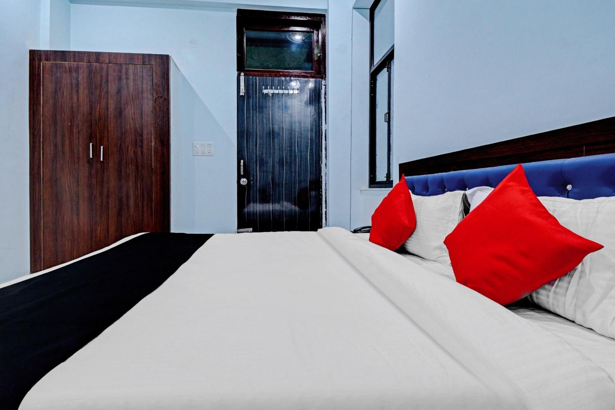 Hotel O Shree Govind