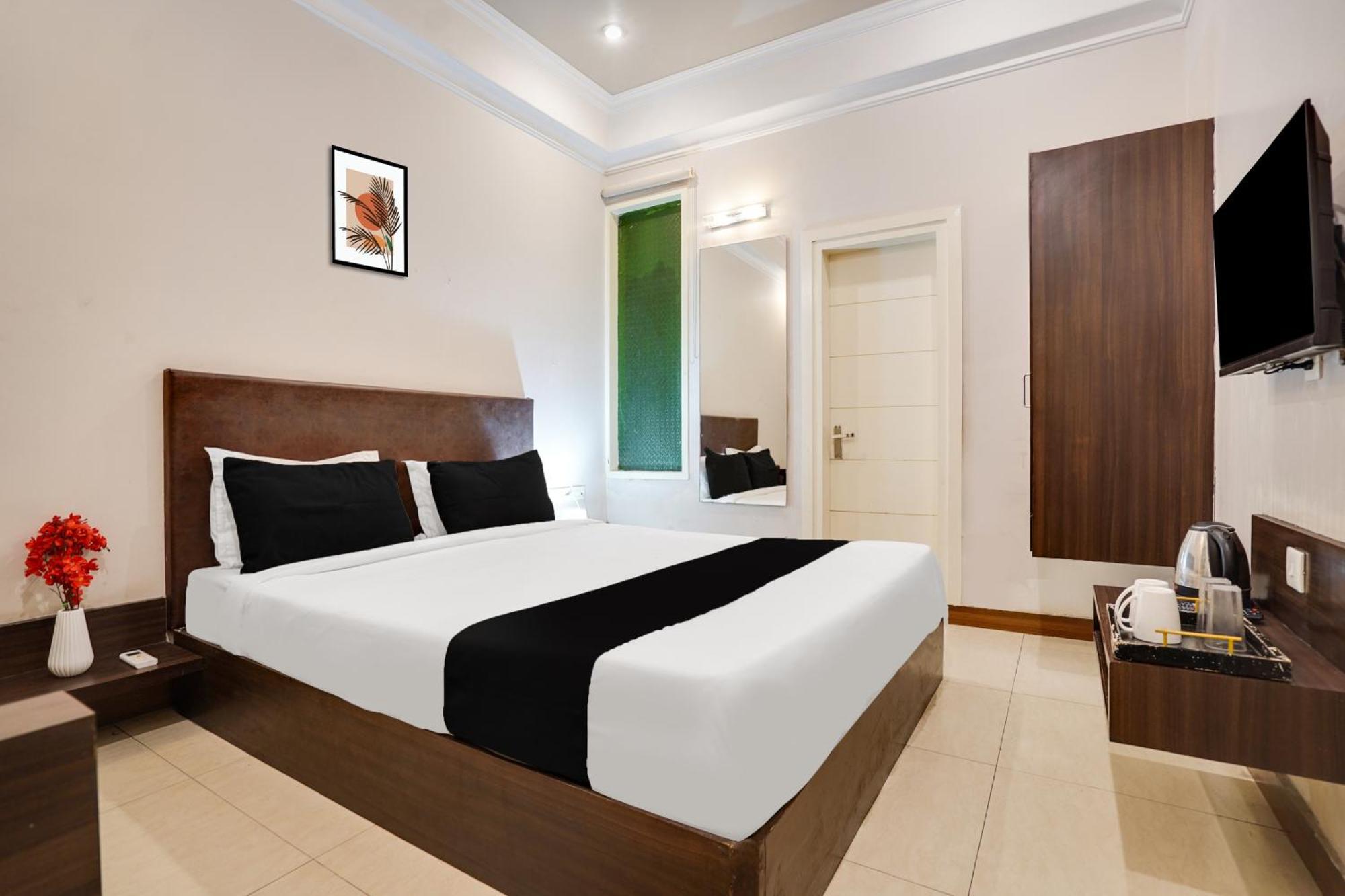 Hotel Super Townhouse Mansarovar Near Metro Station