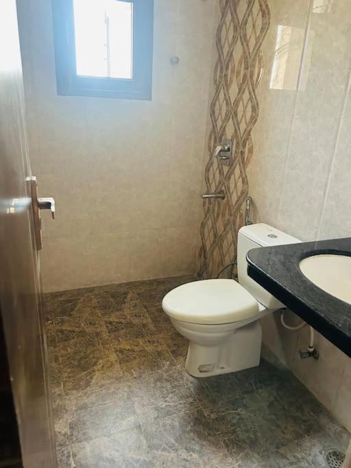 Spacious In Heart Of The Apartment