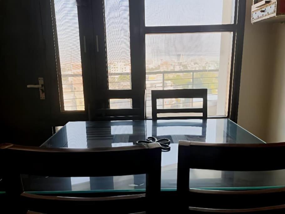 Spacious In Heart Of The Apartment *