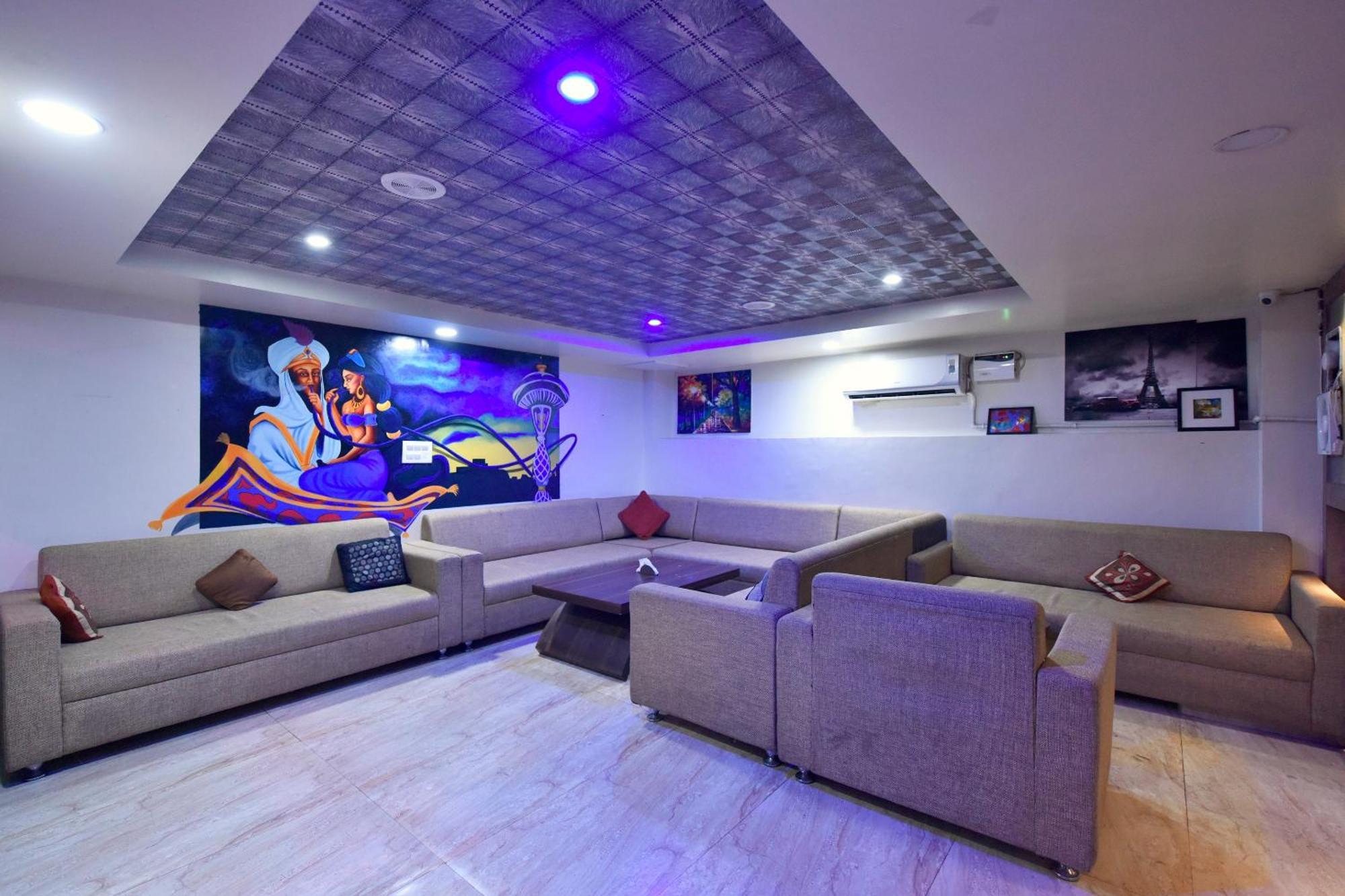 Oyo 12421 G.t View Hotel 4*