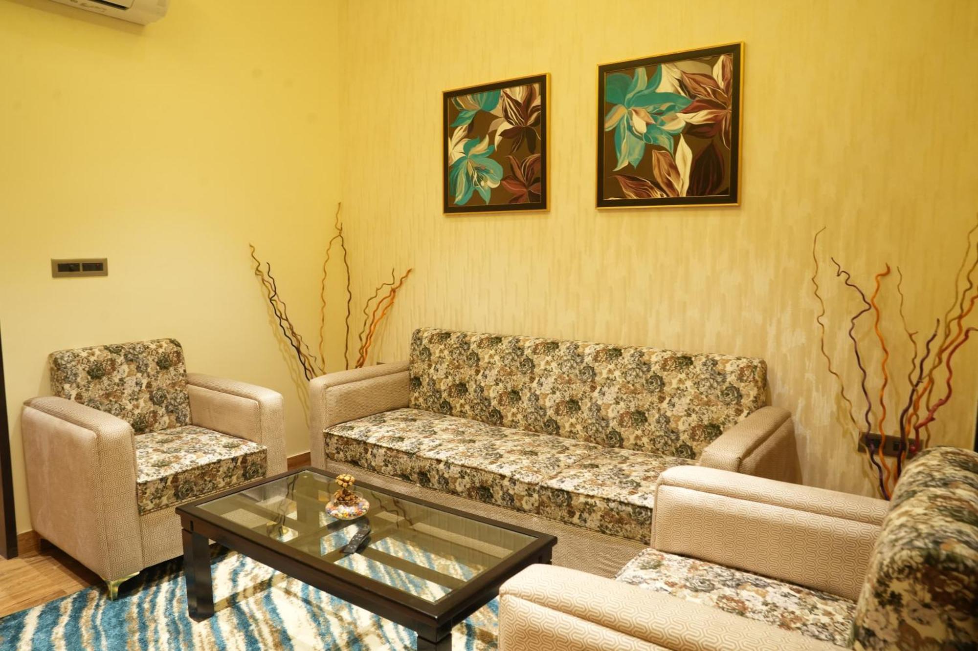 Prime Safari Hotel 3*
