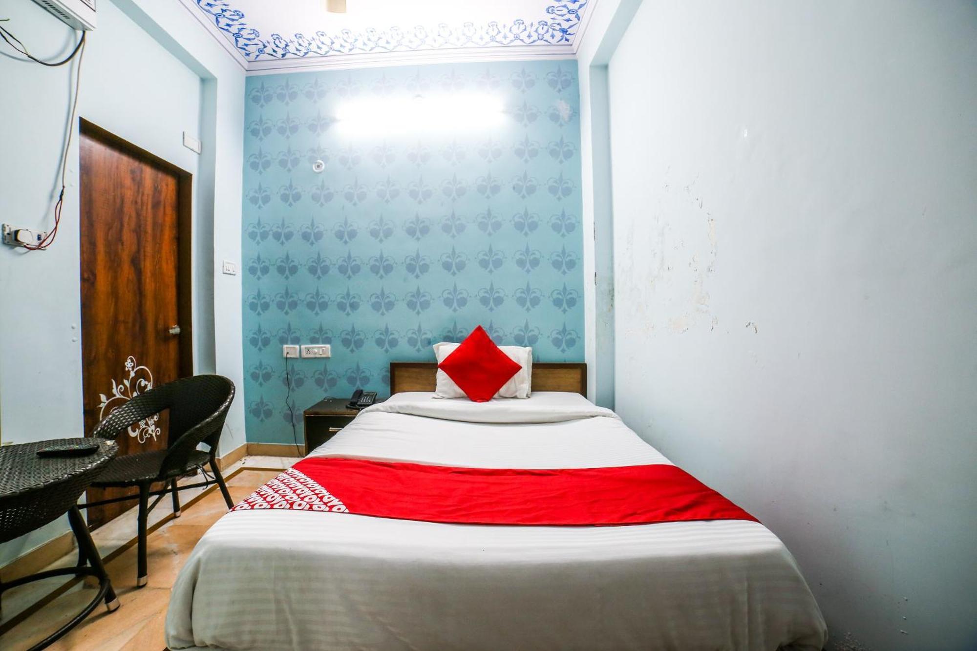 Hotel Collection O 36316 Hotel White Palace 3*