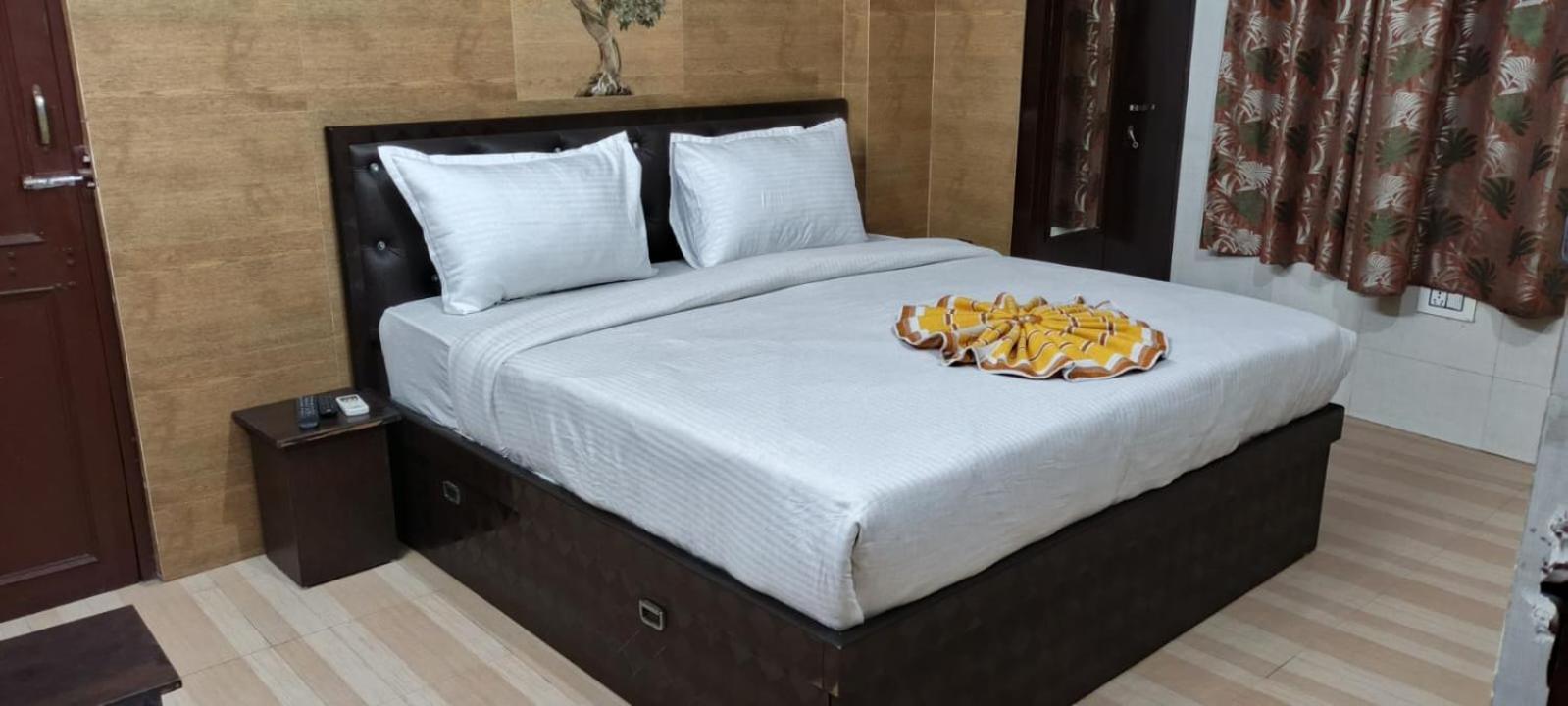 Ravi Br Group Guest house