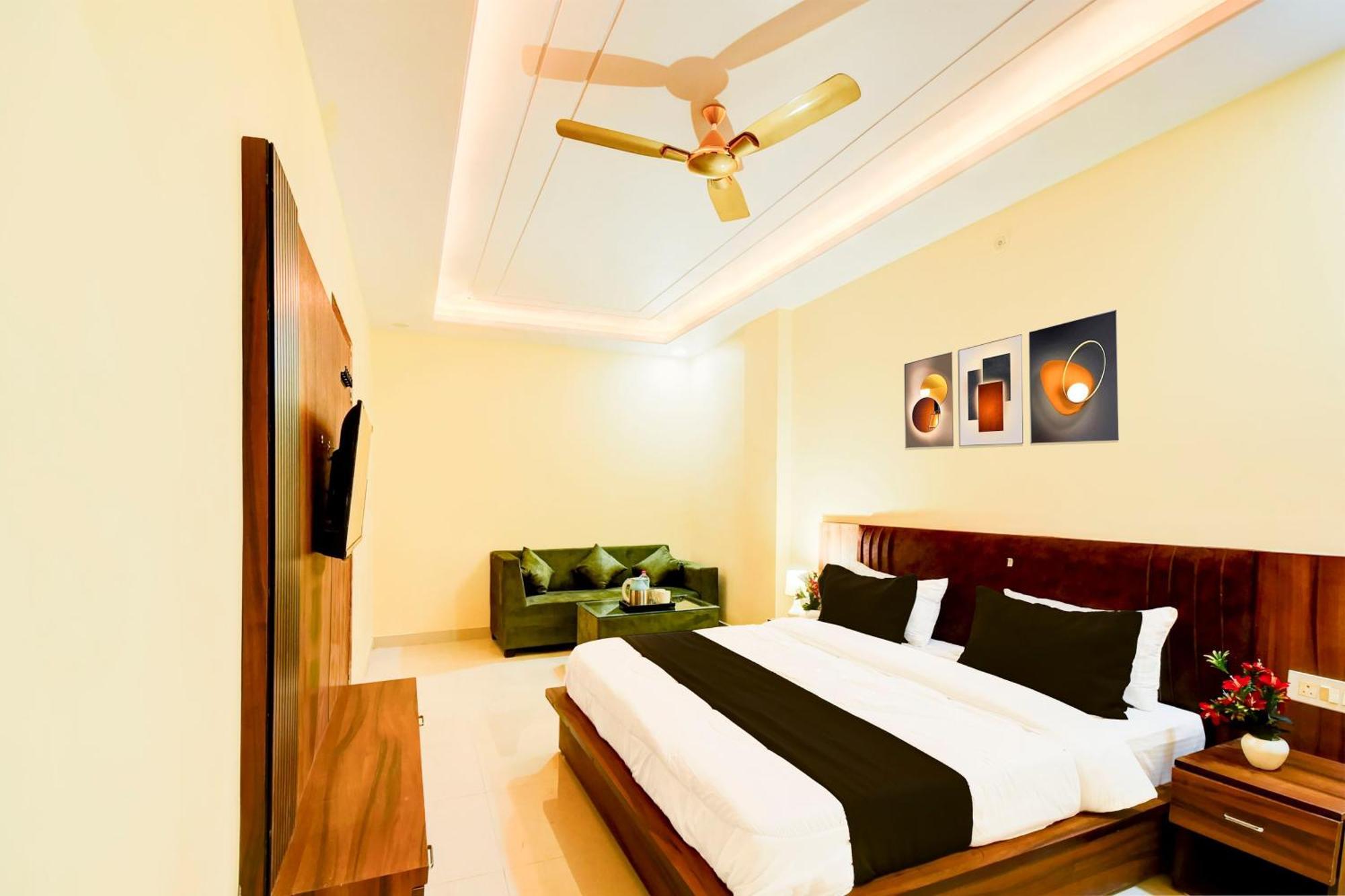 Super O Laxmi Nagar Jhotwara Formerly Ballyfin Retreat Hotel 3*