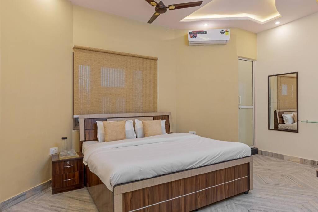 Ravideep Apartment *