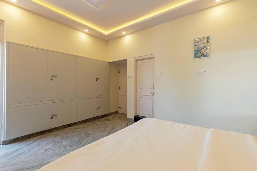 Ravideep Apartment *