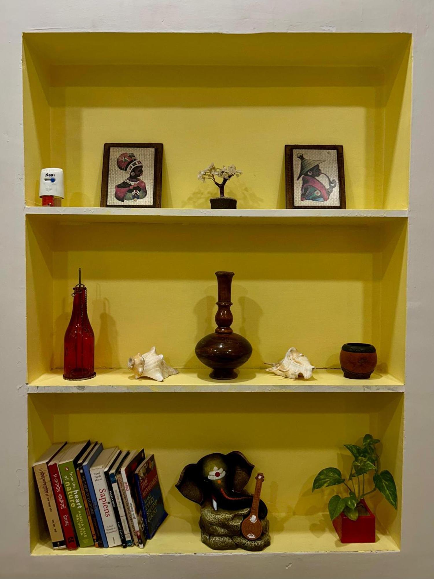 The Little Experience, Apartment