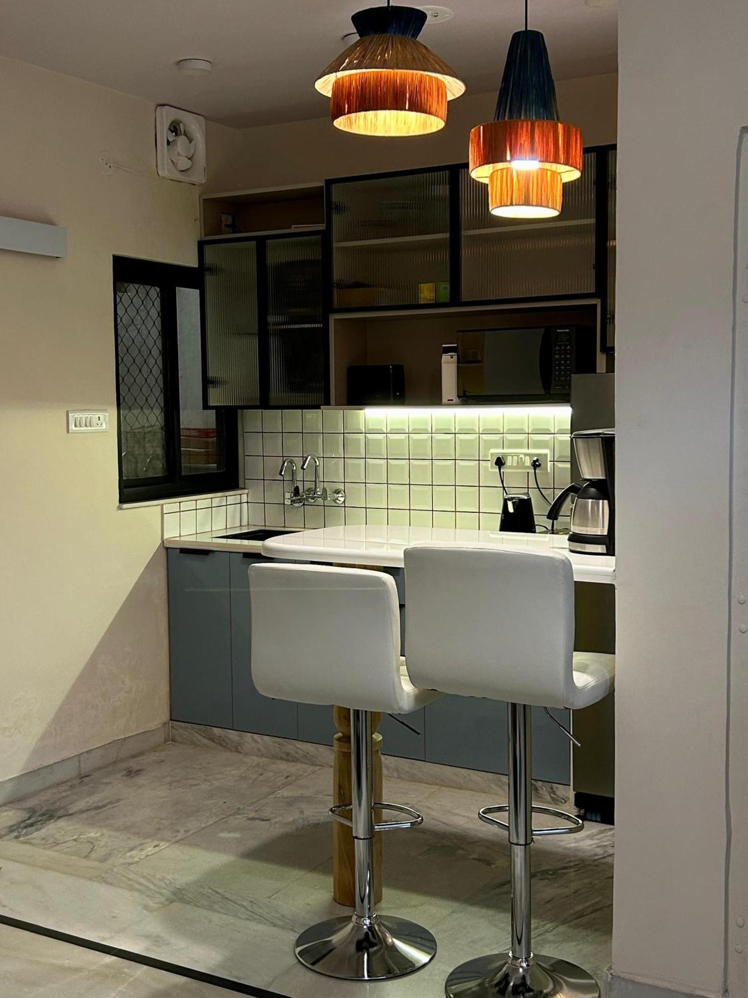 The Little Experience, Apartment