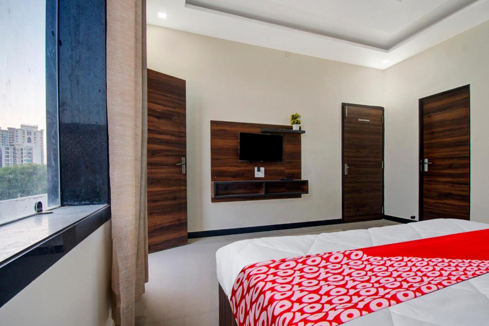 Hotel O Om Palace 3*