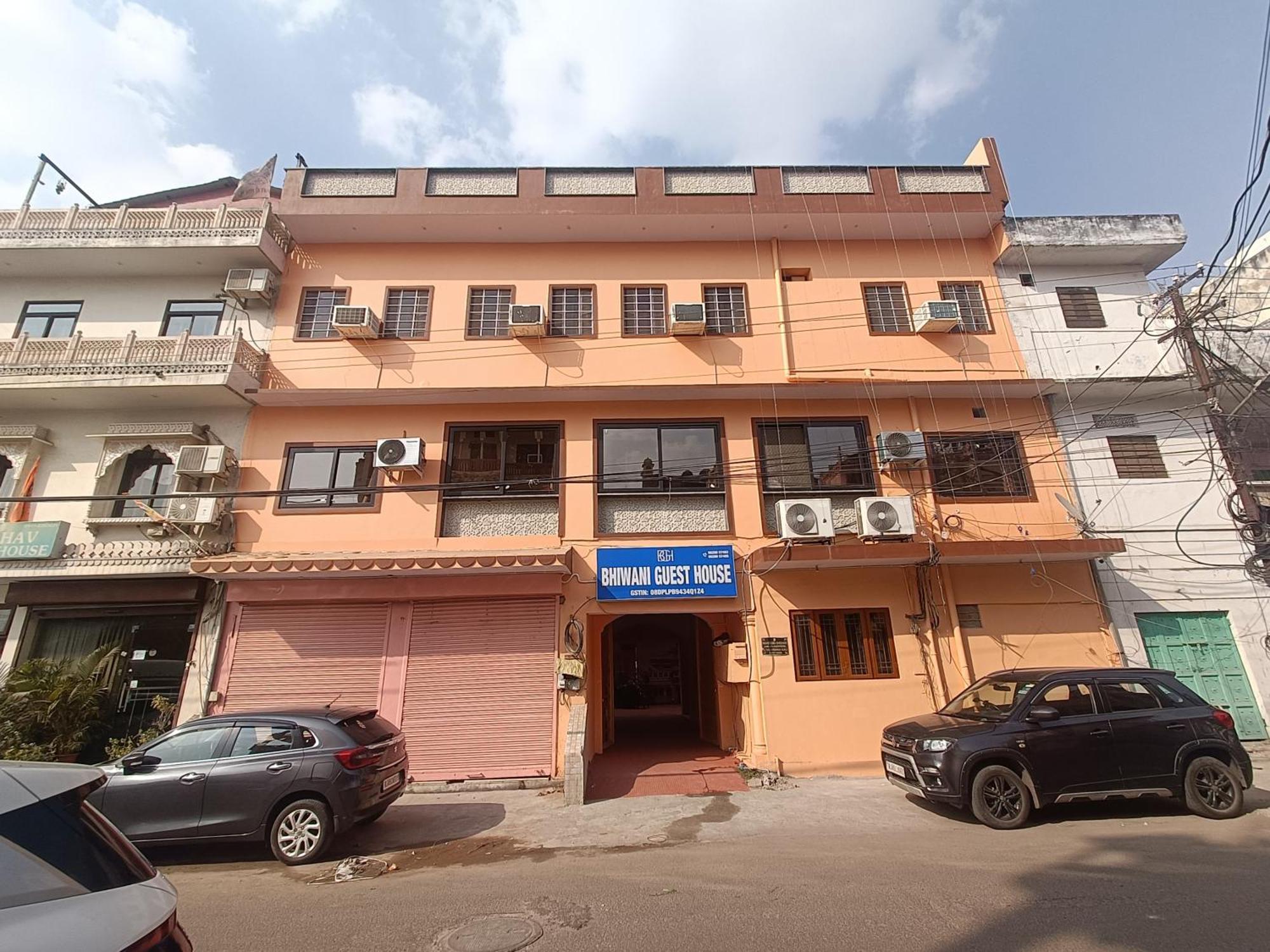 Bhiwani Guest house *
