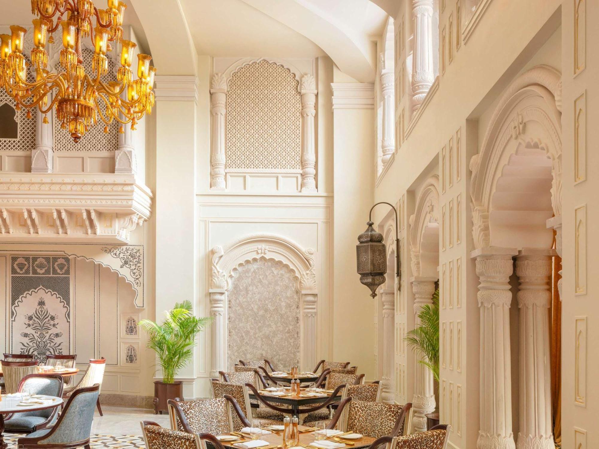 Raffles Hotel 5*