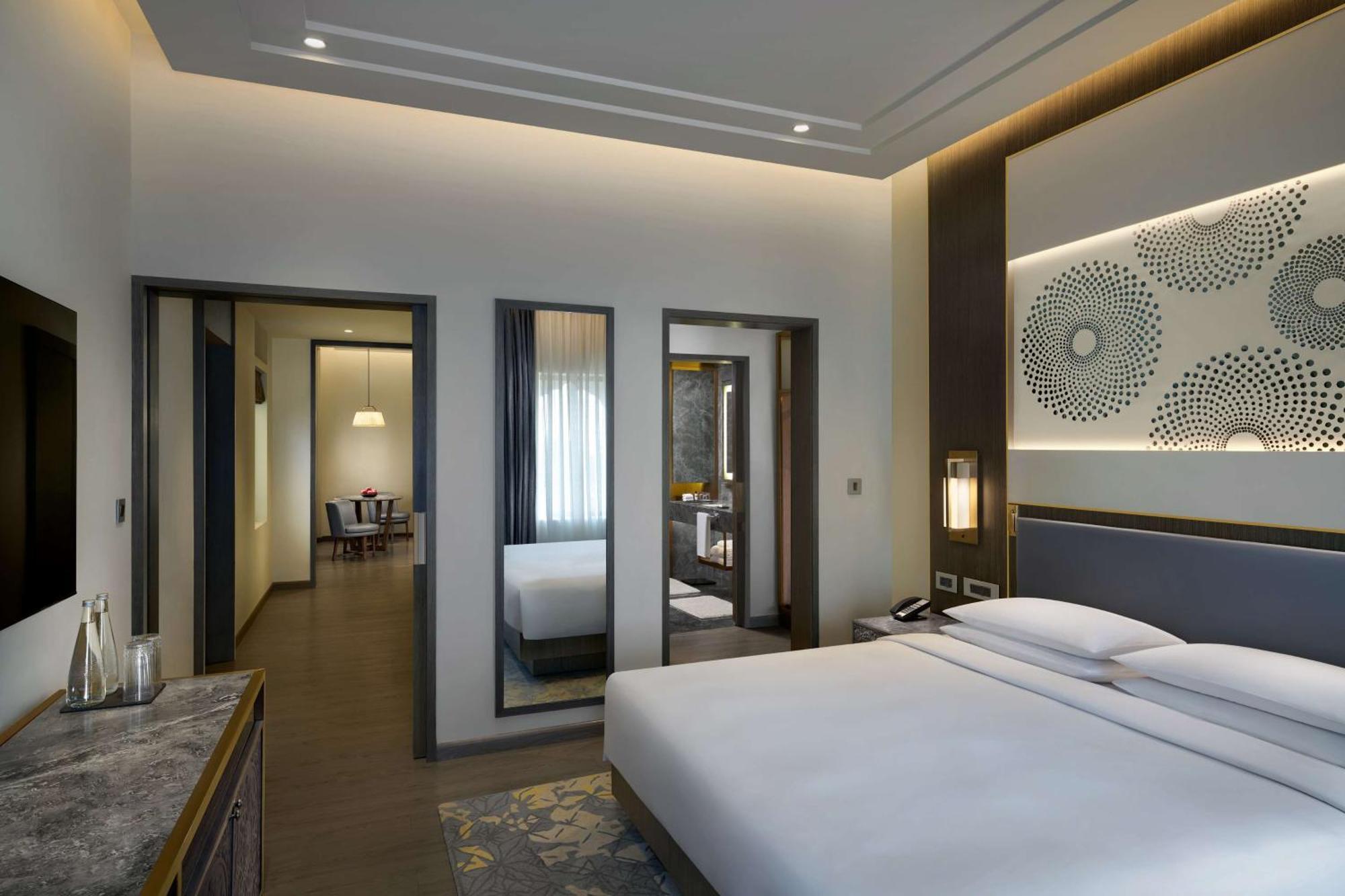 Hyatt Regency Mansarovar 5*