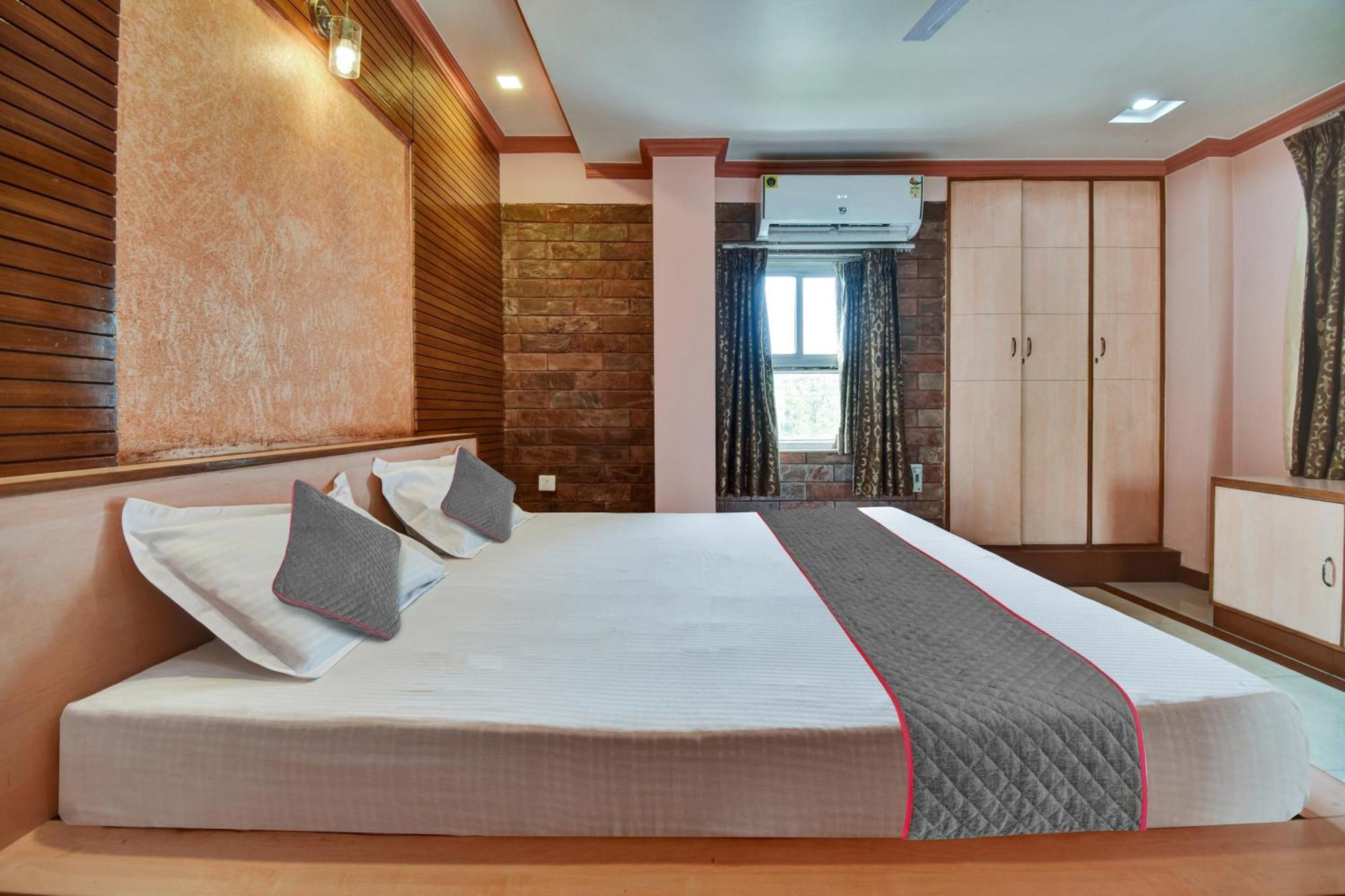 Townhouse Fly View Hotel 3*