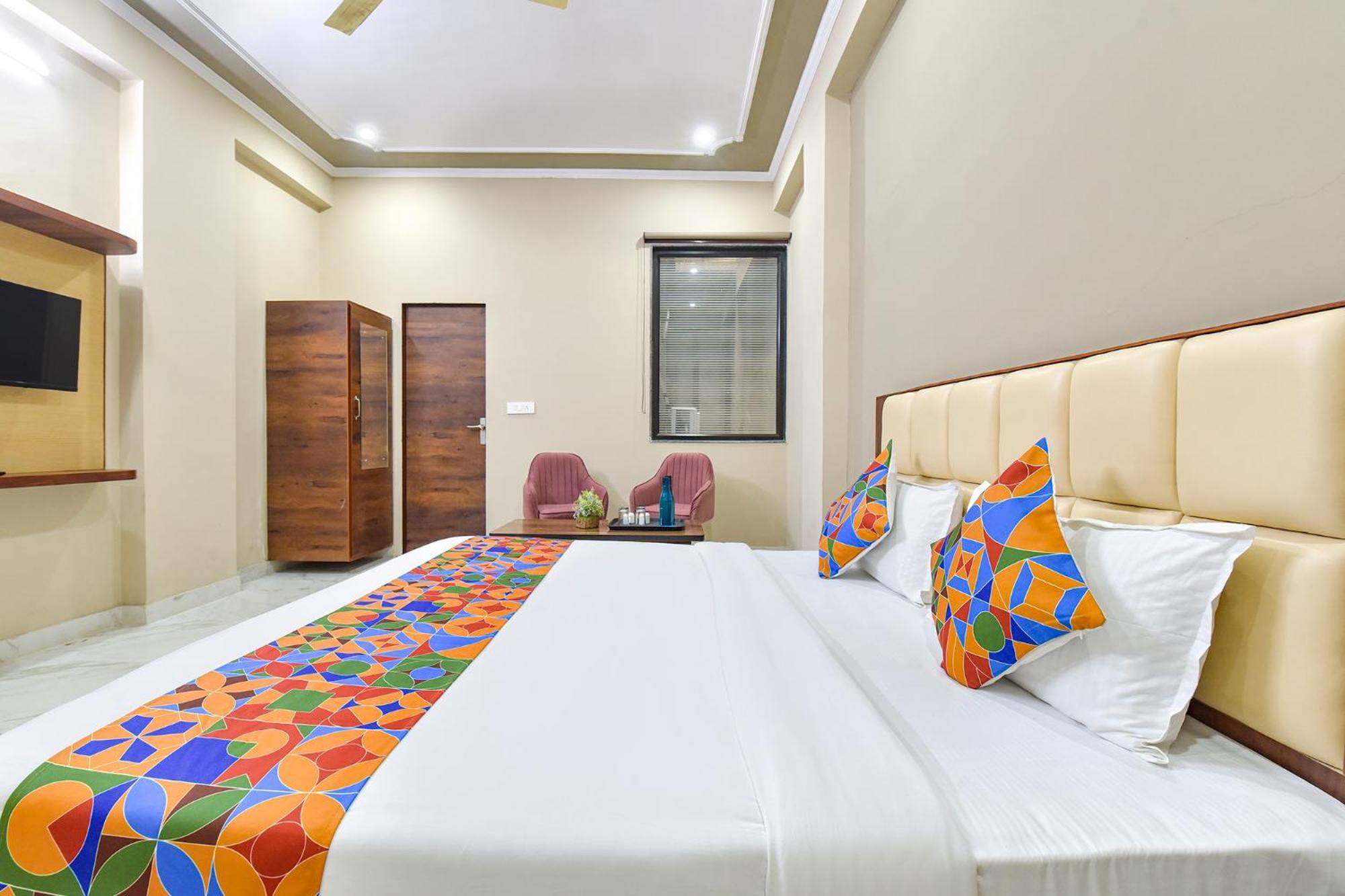Fabhotel Lavish Palace Hotel